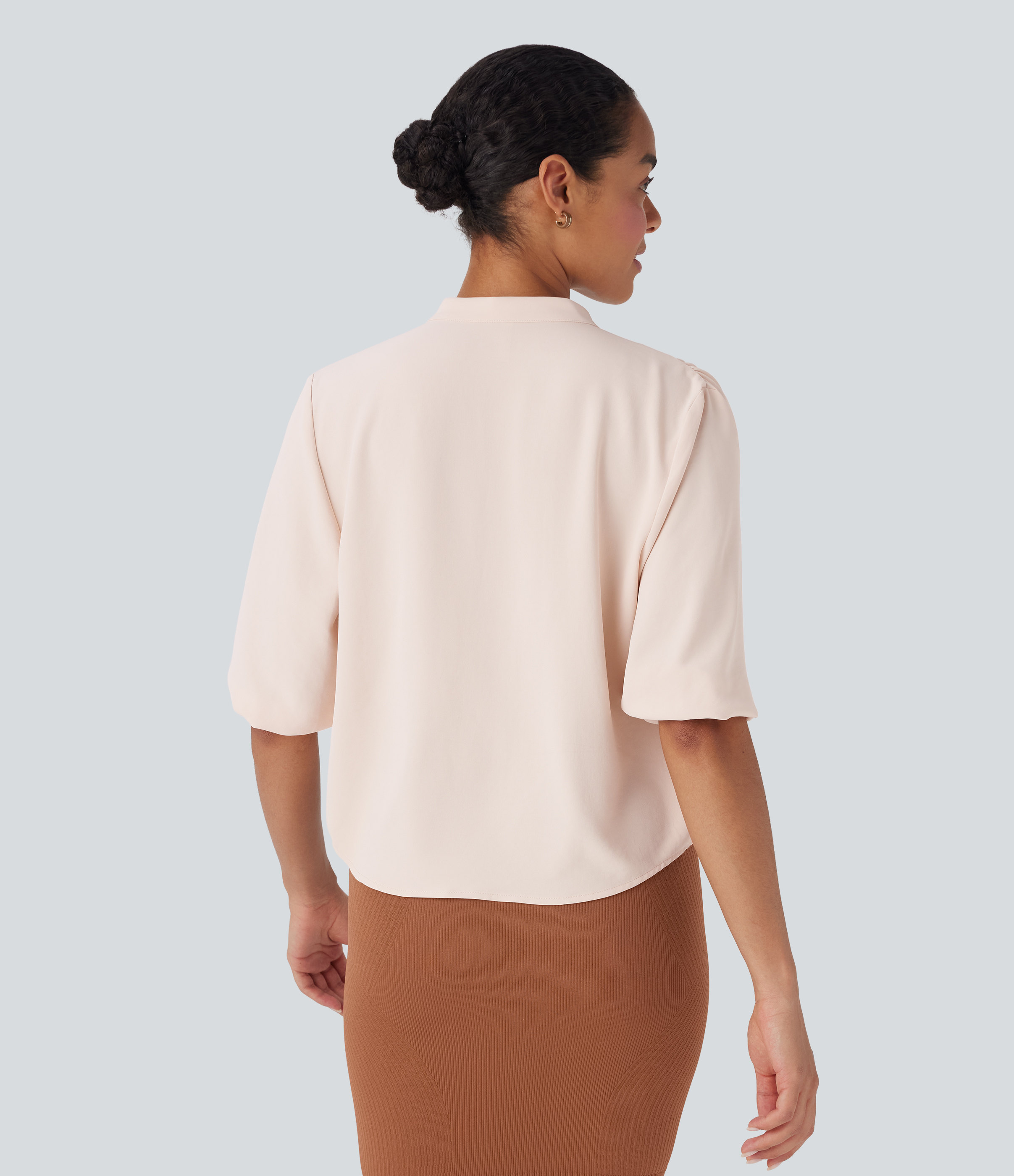 Sea Pearl Blusa de lino con cuello redondo de media manga con botones y dobladillo curvo / 2