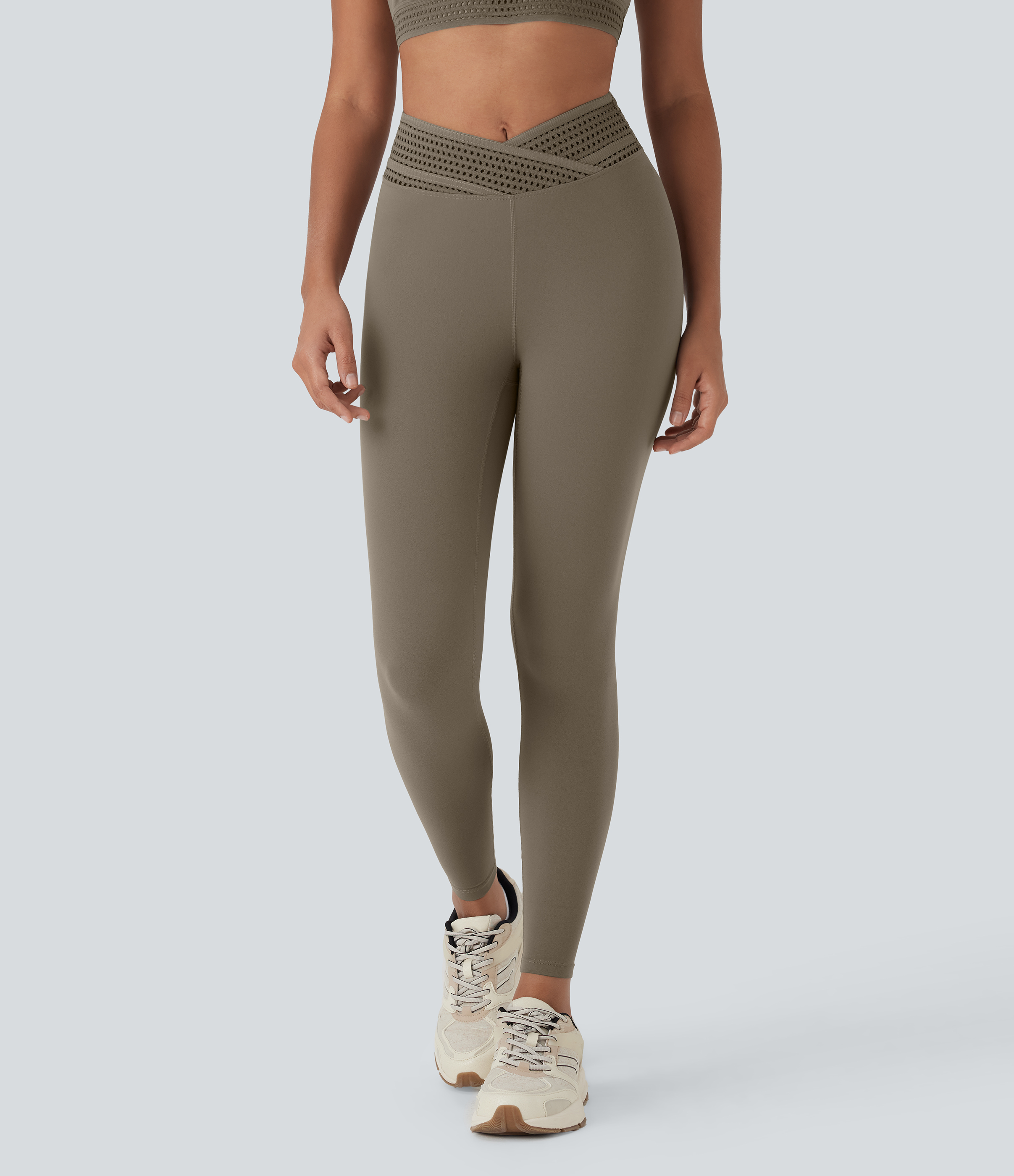 Leggings de yoga con cortes cruzados y tiro alto