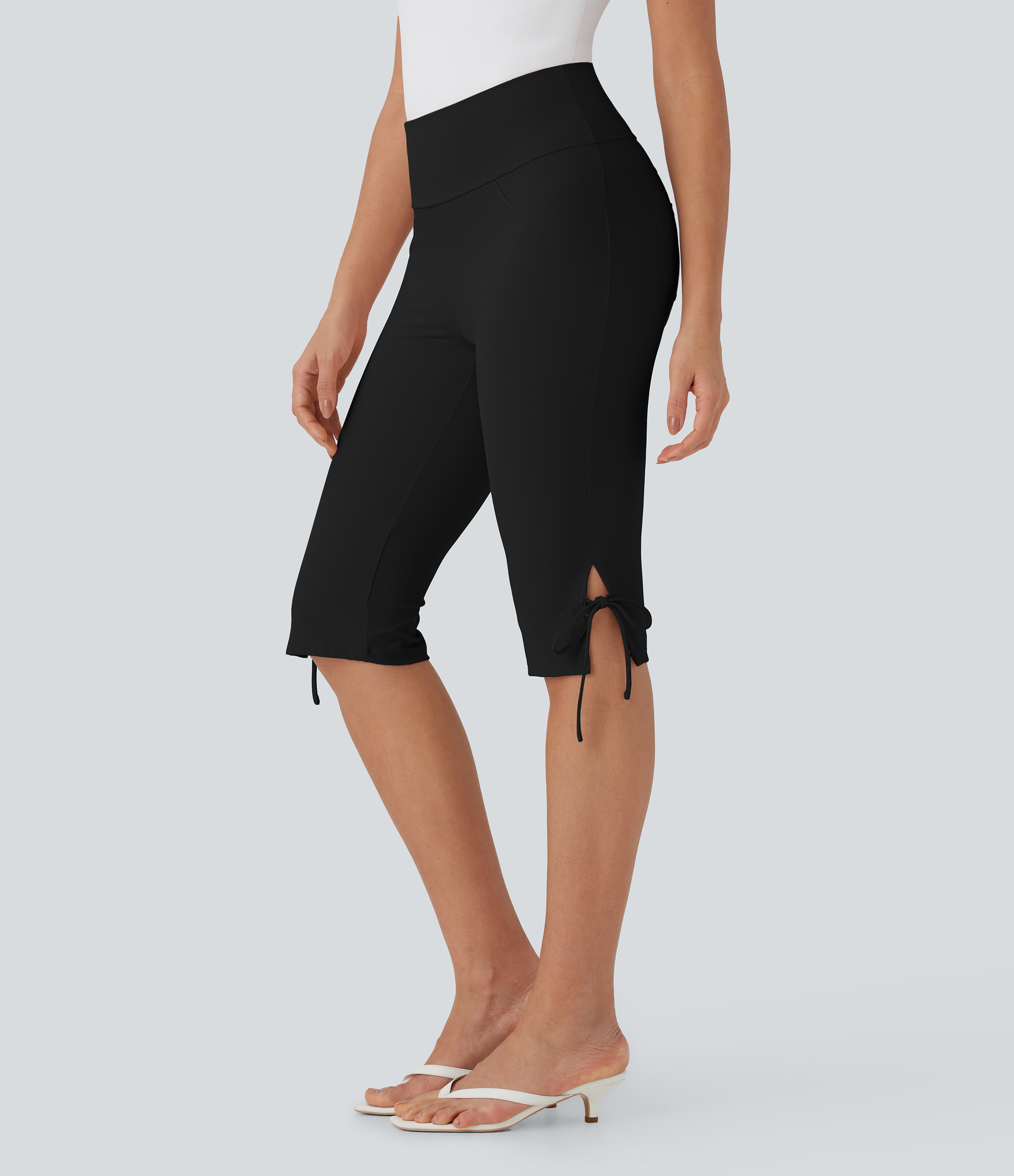 Capri-Freizeithose mit mittelhohem Bund, Schnürung und Taschen