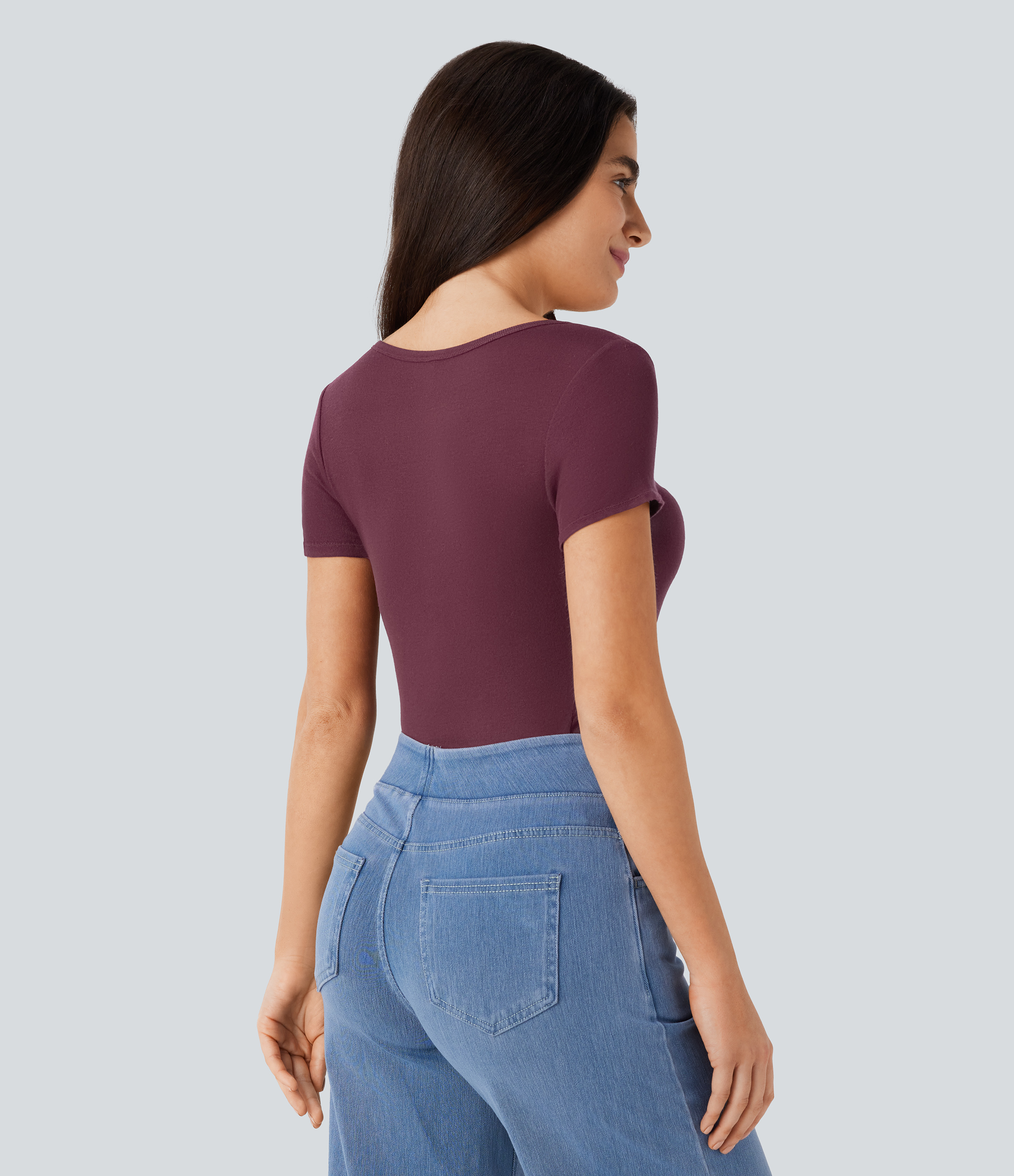 Maroon Banner Top ajustado manga corta cuello Henley acanalado / 2