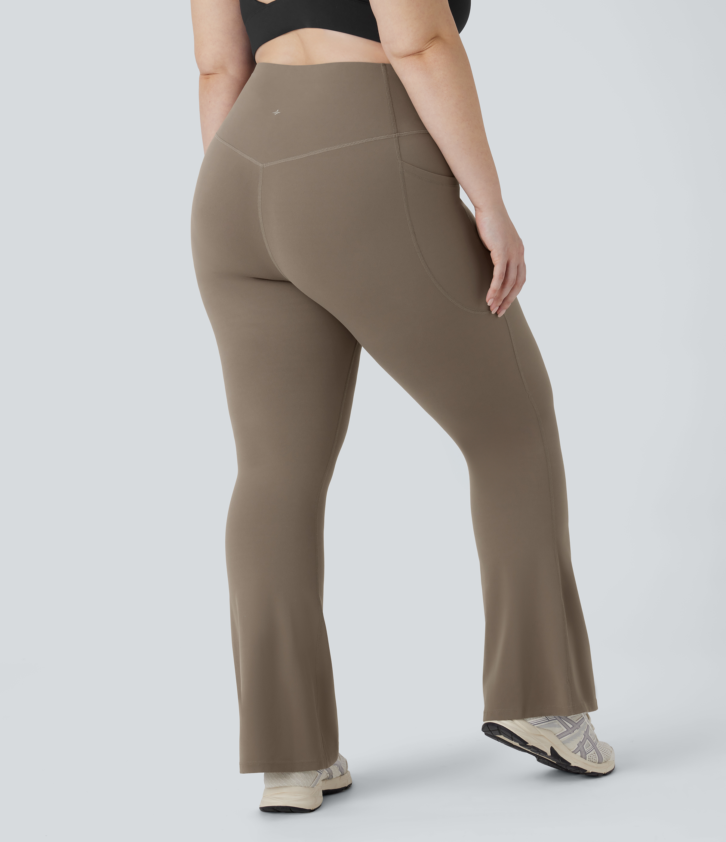 Dawn Brown Halara UltraSculpt™ legging grande taille bootcut pour le yoga, taille haute, effet gainant et sculptant, contrôle du ventre, avec poches / 2