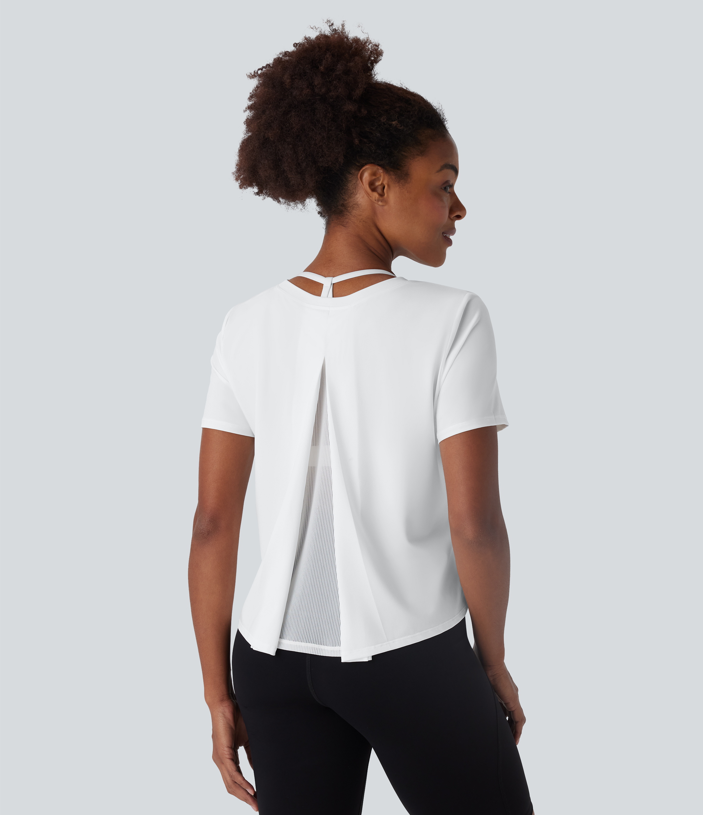 Top deportivo de yoga de malla en contraste de manga corta y cuello redondo