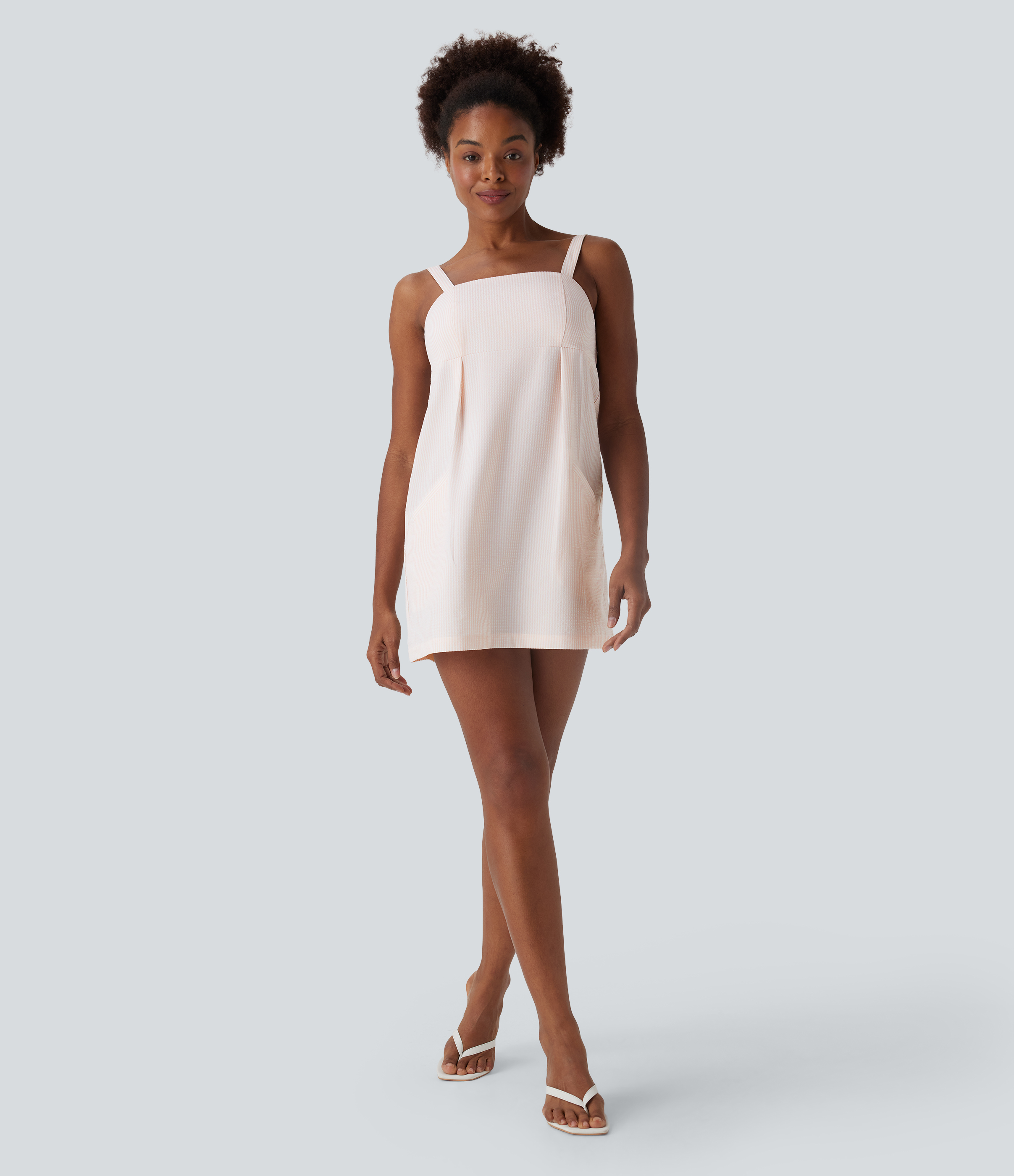 Light Pink White Stripe Vestido mini de playa a rayas con espalda descubierta y bolsillos / 1