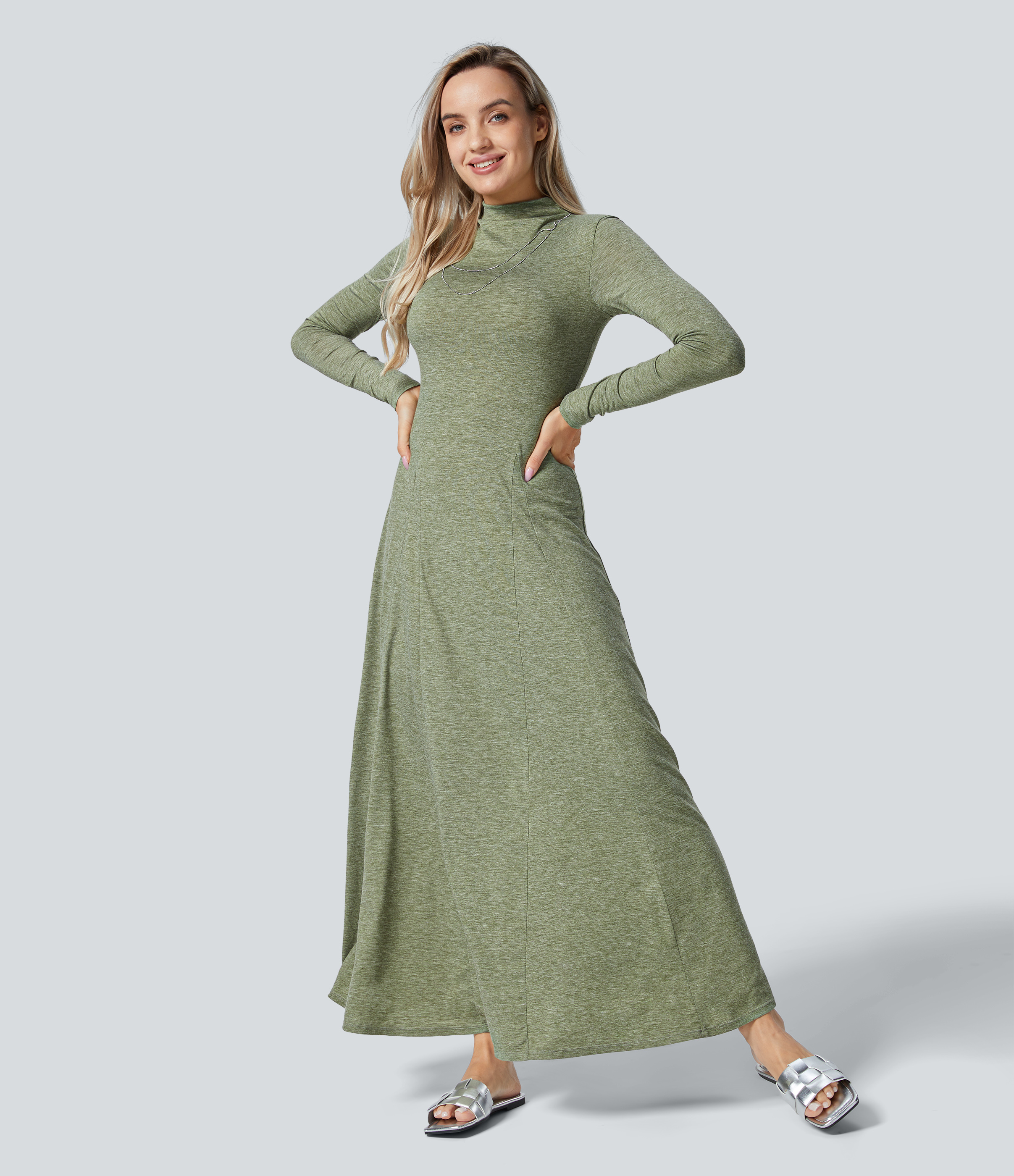 Vestido maxi cuello alto manga larga acampanada