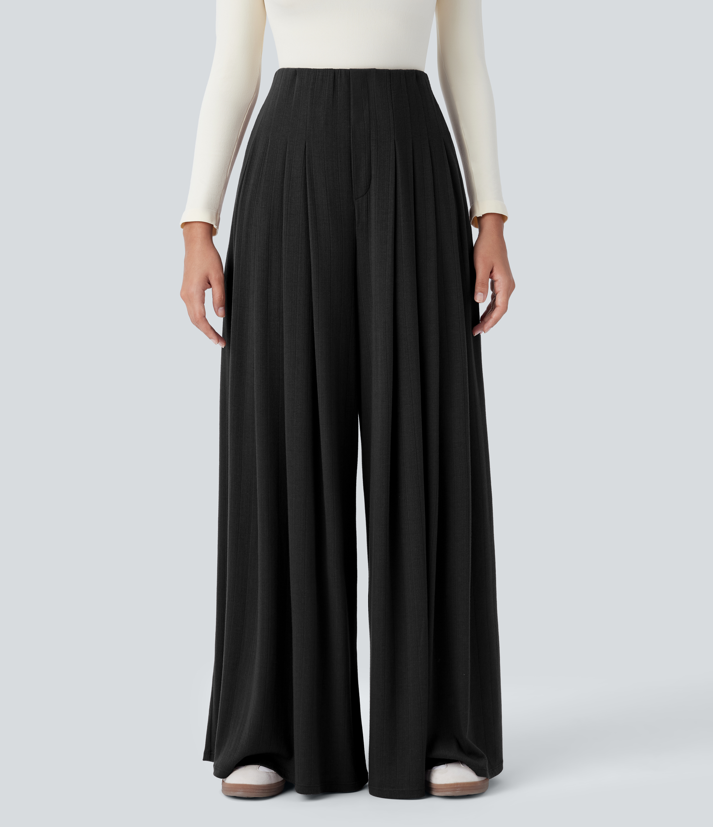 Noir Pantalon décontracté ample à taille haute, plissé et à poches latérales / 1