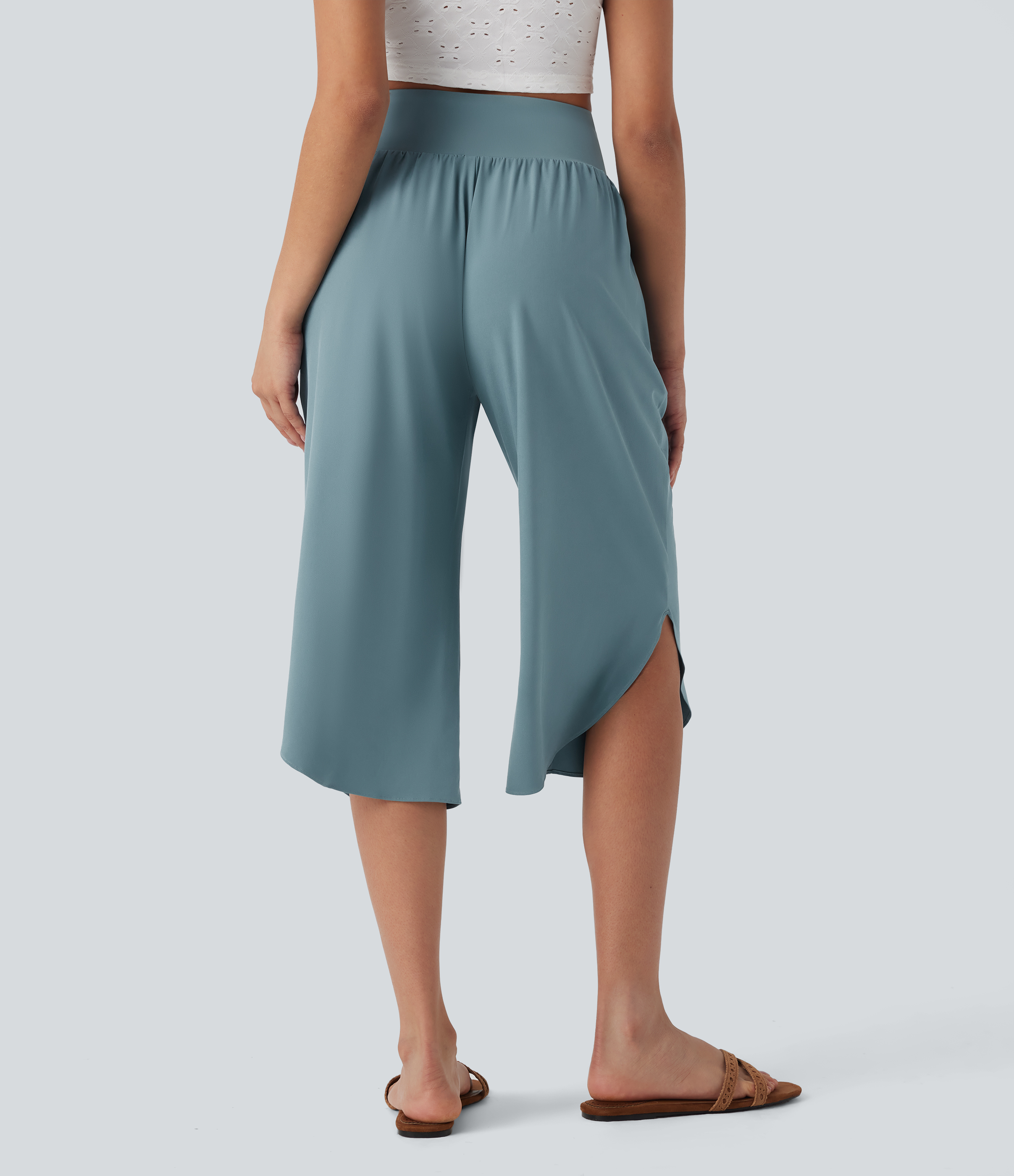 Stone Blue Pantalón Breezeful™ SoCinched Capri Resort tiro alto control abdomen dobladillo dividido secado rápido bolsillo lateral / 2