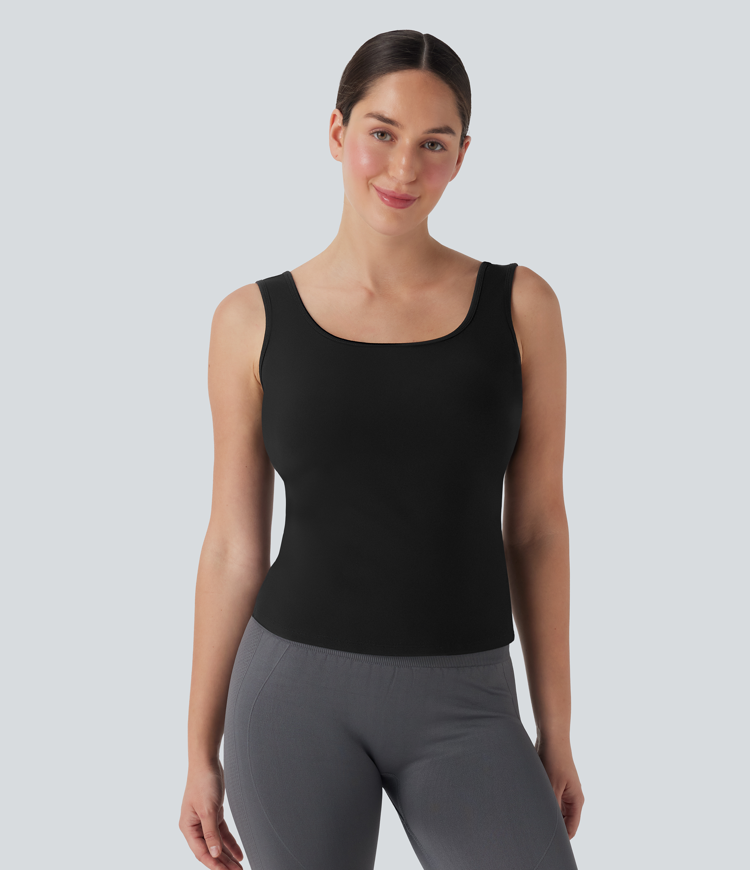 Negro Top de yoga cruzado con escote en U con largo extra en copas D-F / 2