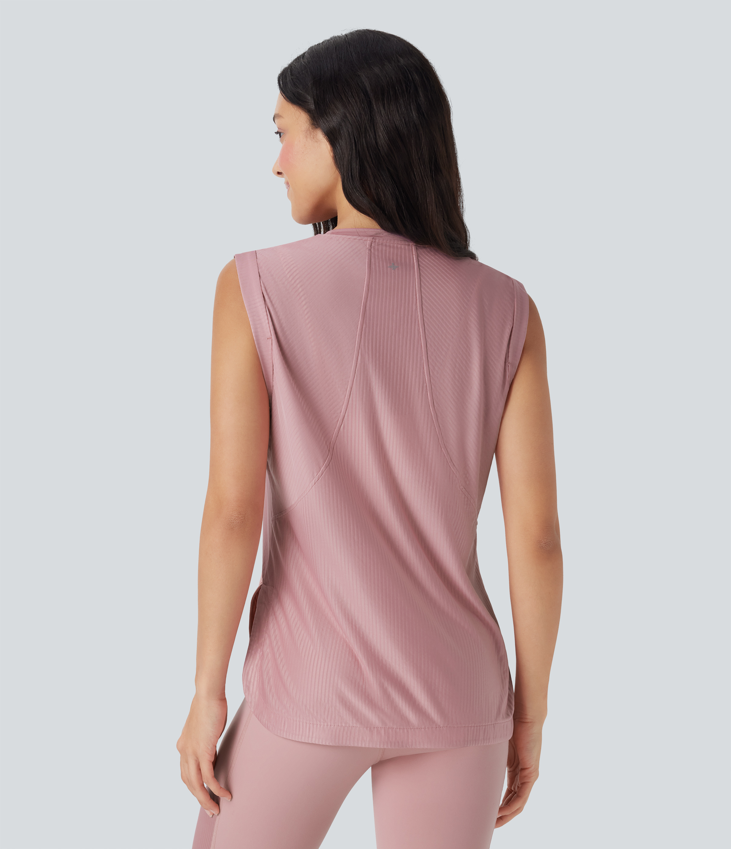 Soft Berry Crew Neck Curved Hem Quick Dry Yoga Tank Top / 2