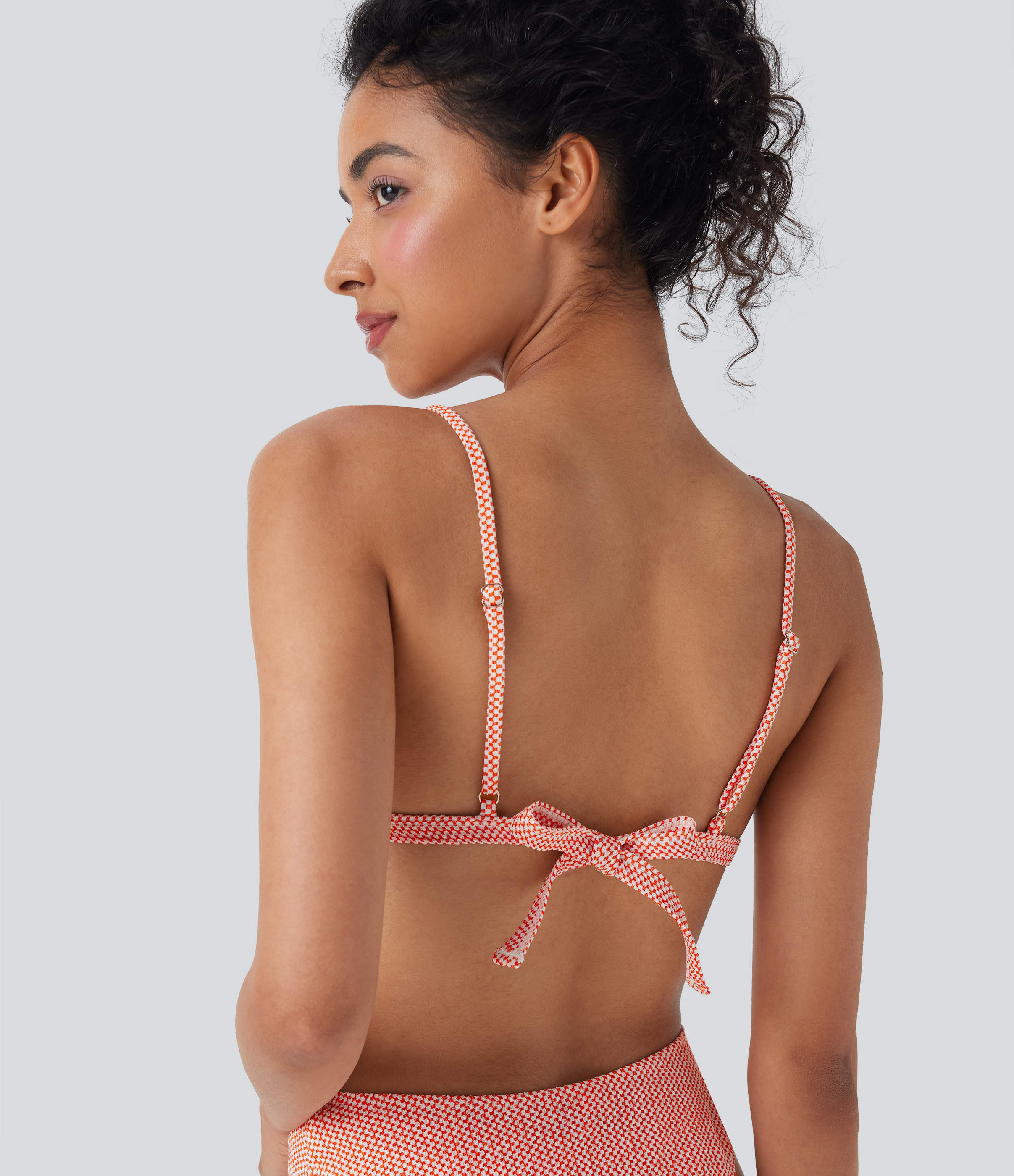 Apricot Blush Traje de baño de bikini con parte superior de cuadros vichy y tiras ajustables con lazo en la espalda / 2