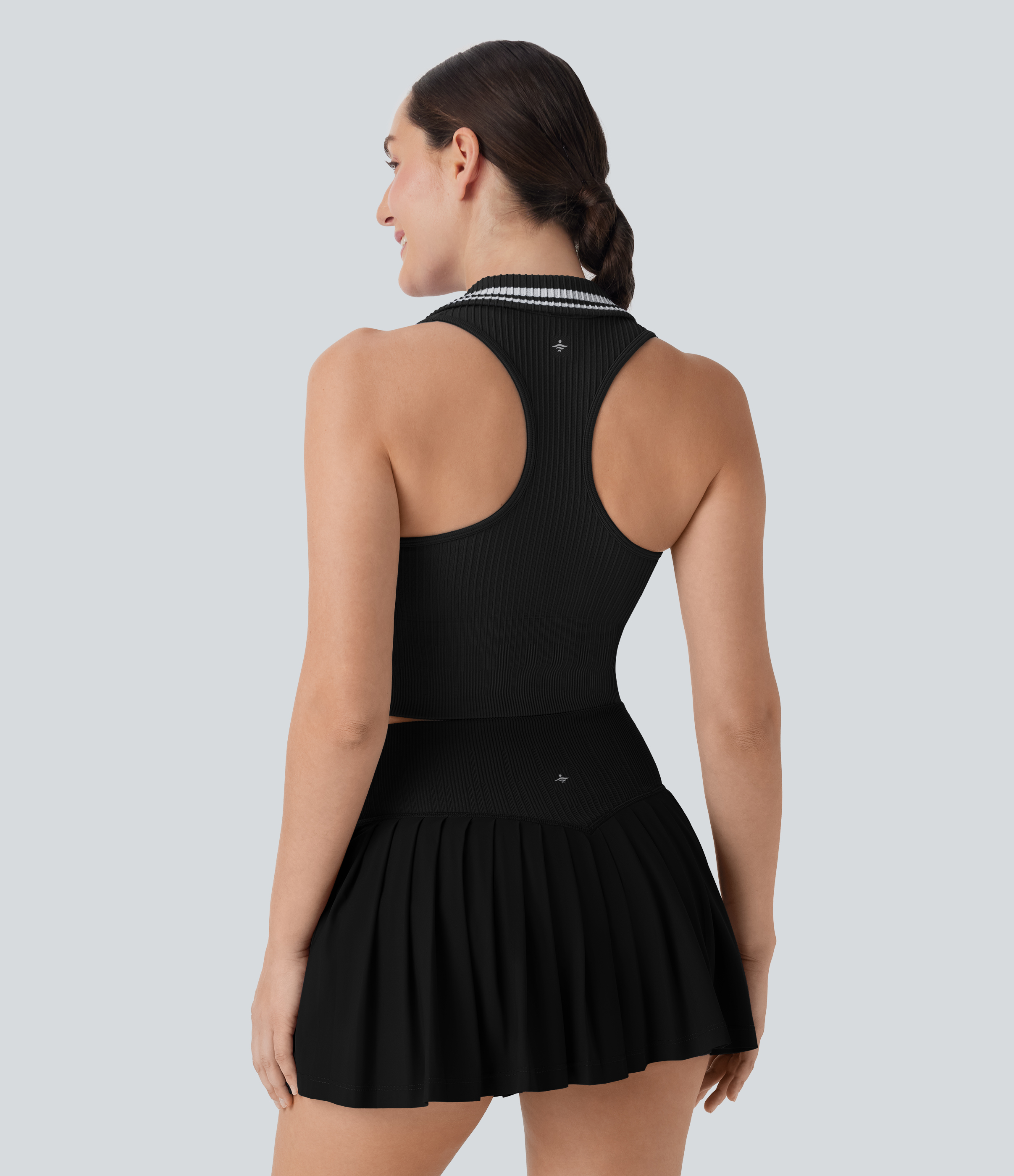Black Top de tenis corto sin mangas con cuello, espalda descubierta y bloques de color / 2
