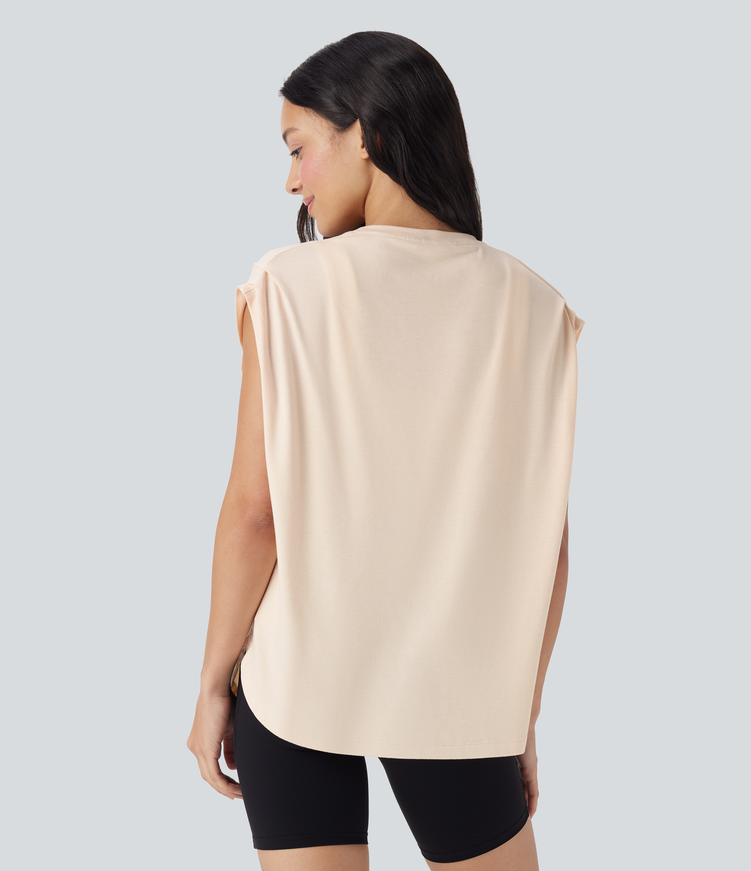 White Smoke Schulterfreies Yoga-Sport-Top mit geschwungenem Saum / 1