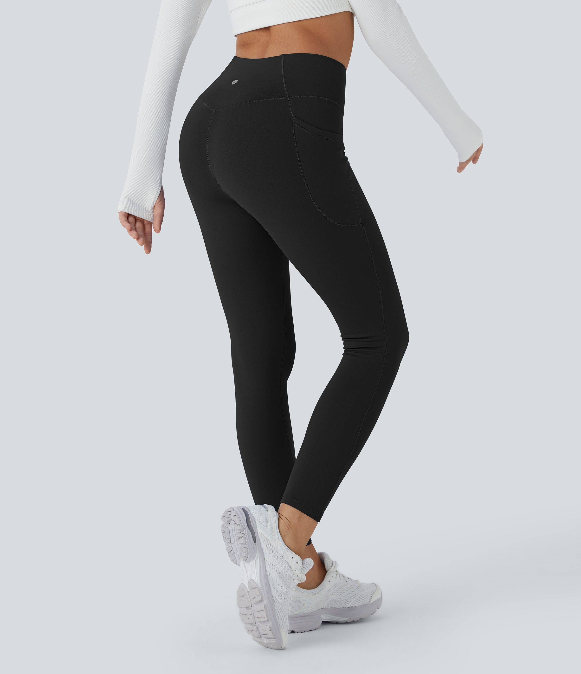 Black Leggings Softlyzero™ Plush yoga ajustado 7/8 tiro alto bolsillo lateral térmico / 2