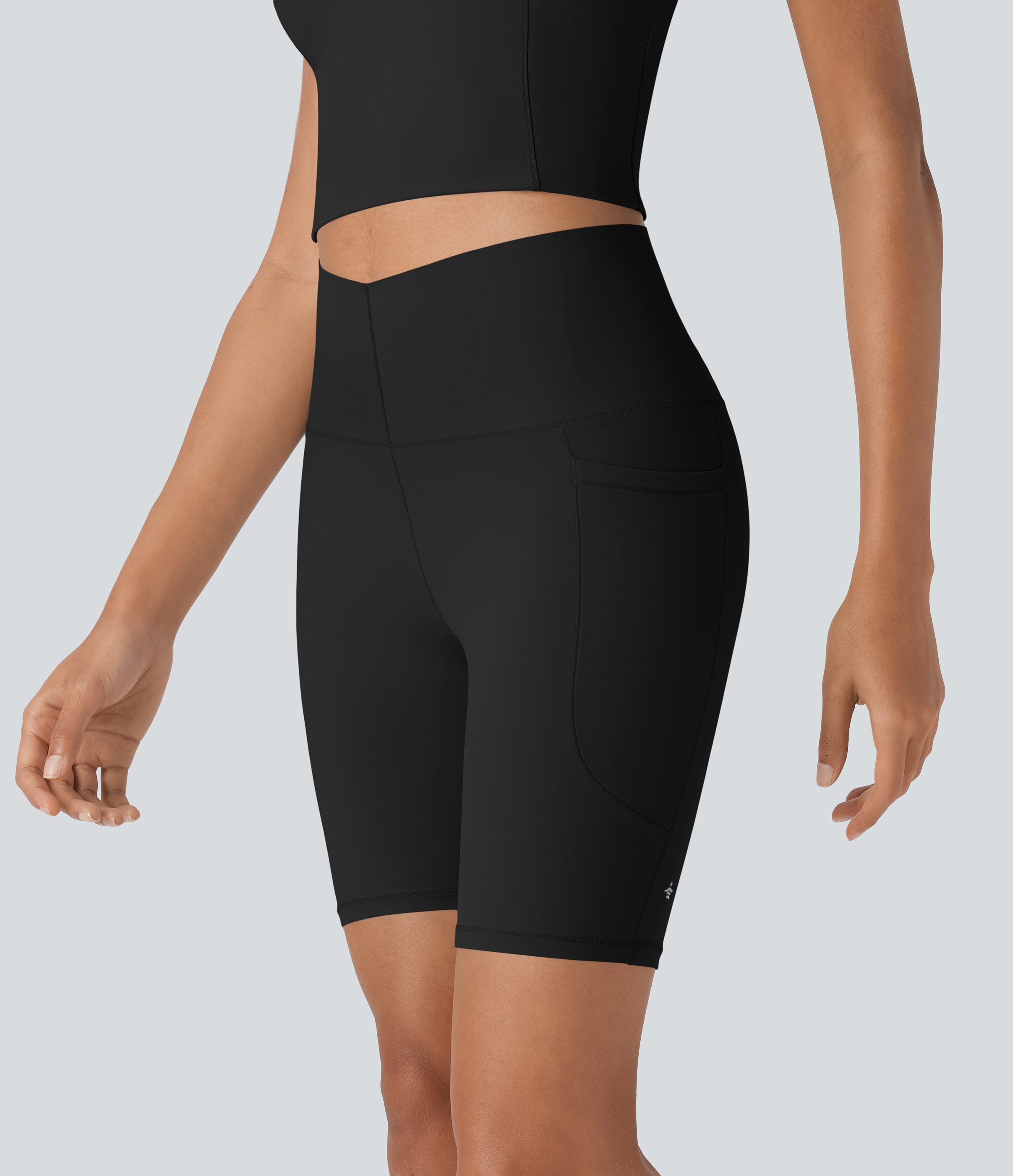 Halara UltraSculpt™ - Workout-Shorts mit hohem Bund, Seitentaschen, Bauchkontrolle und Cool-Touch - schnelltrocknend, UPF50+, 17,8 cm