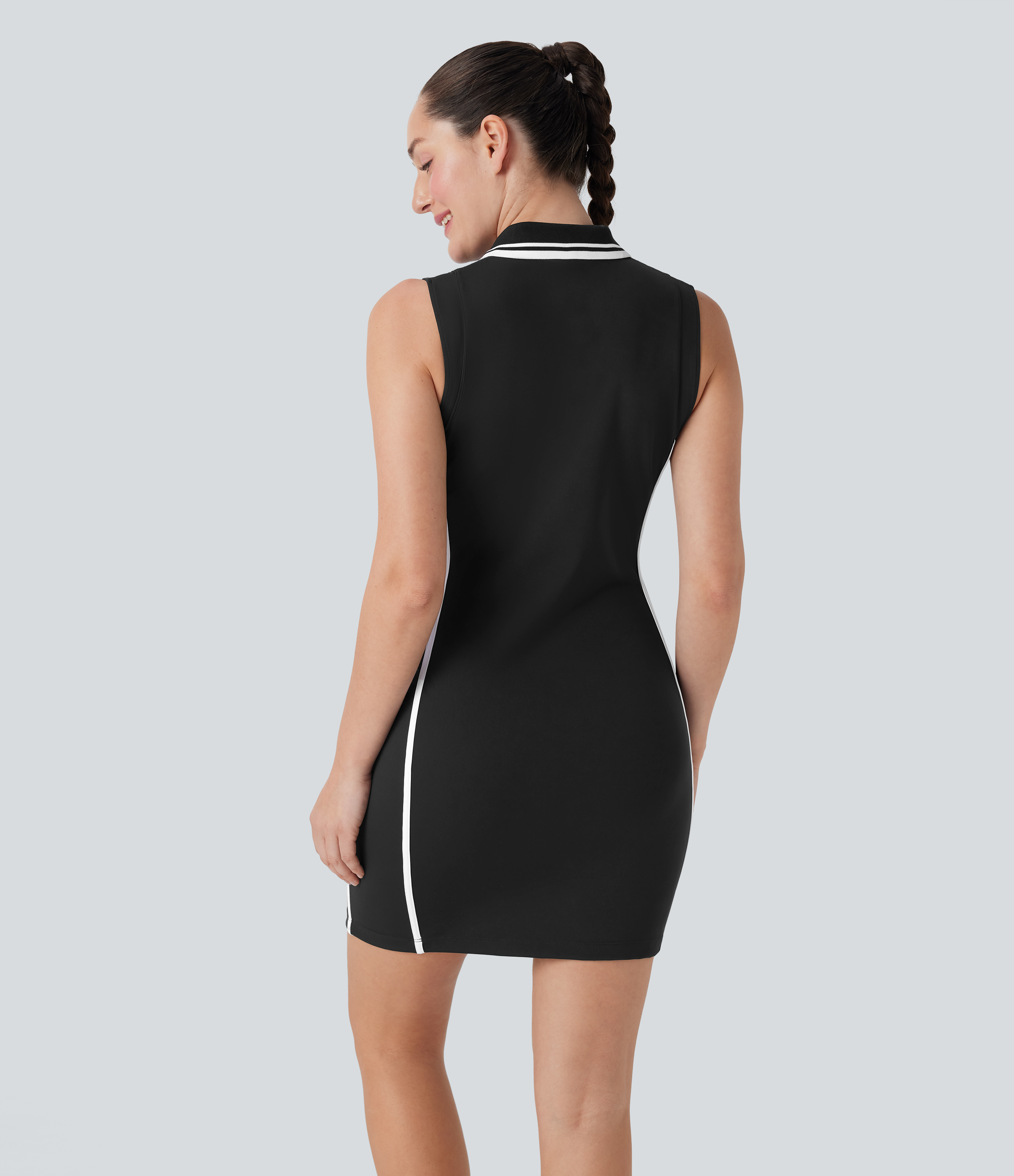 Carbon Black Vestido mini casual Softlyzero™ con cuello polo sin mangas, cierre de cremallera y diseño en bloque de color de tacto fresco y UPF 50+ / 2