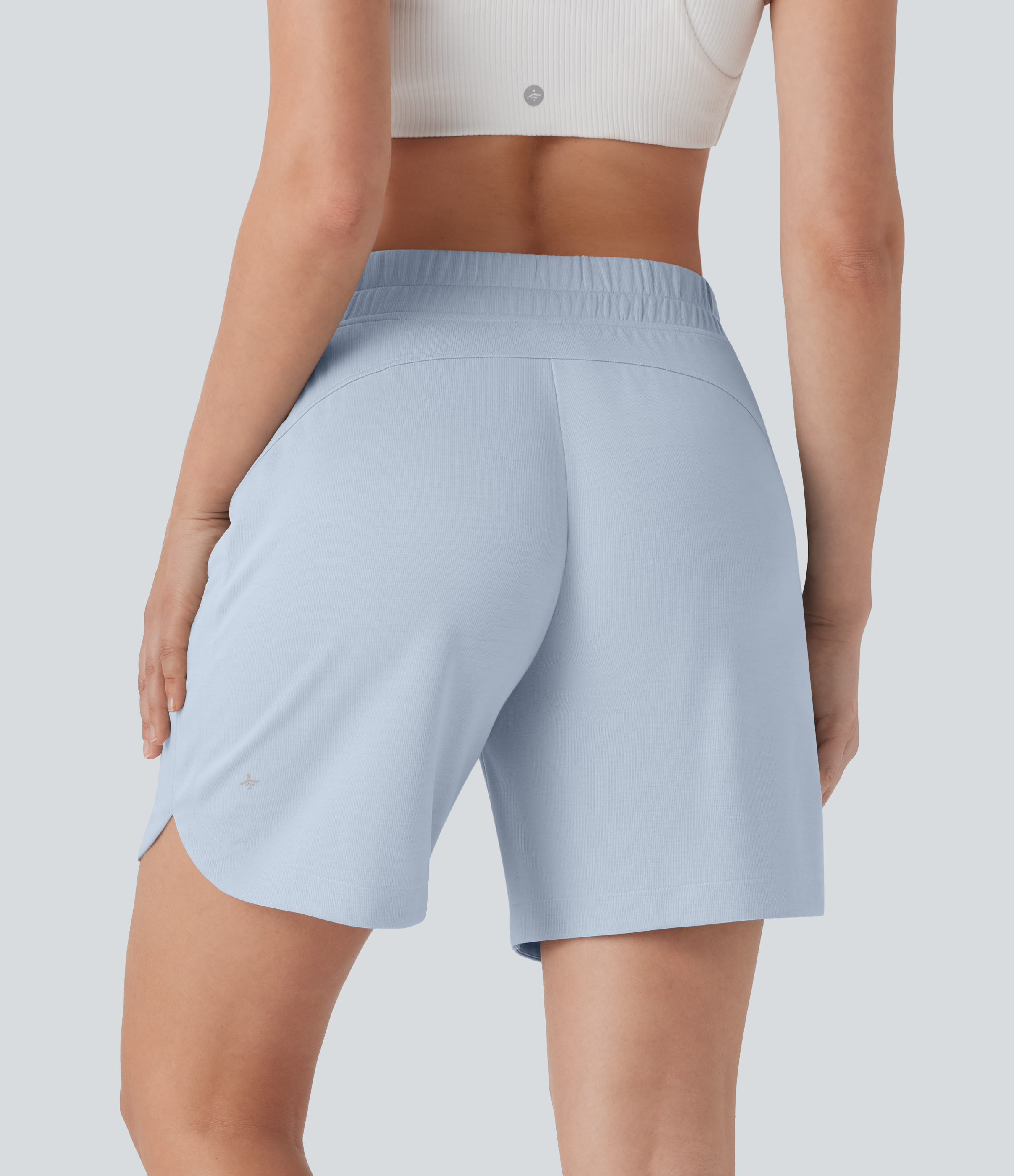 Plein Air Short bermuda de yoga taille mi-haute avec poches latérales et ourlet arrondi / 2