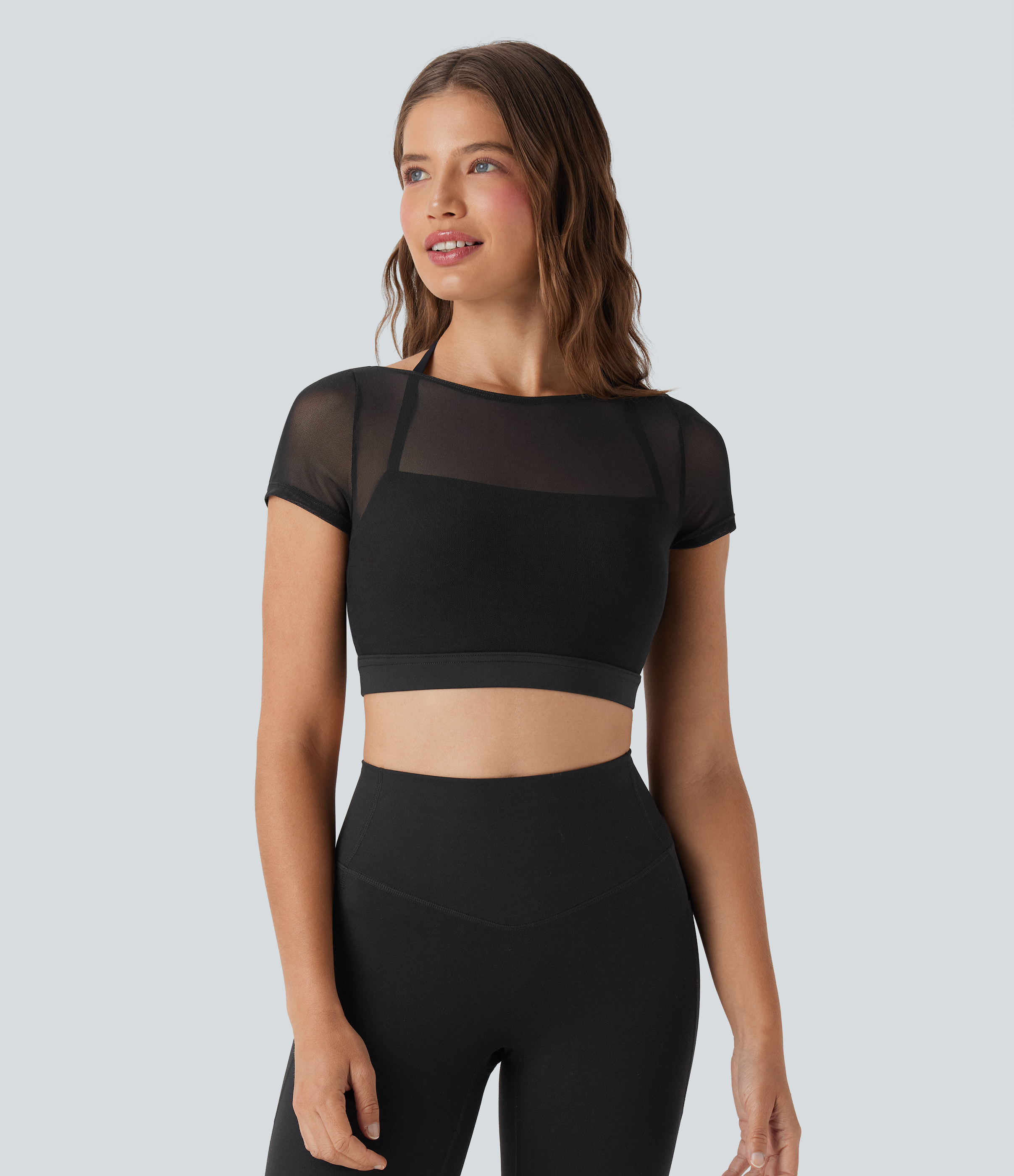 Negro Top deportivo de yoga 2 en 1 de malla en contraste con cuello halter y espalda descubierta / 2