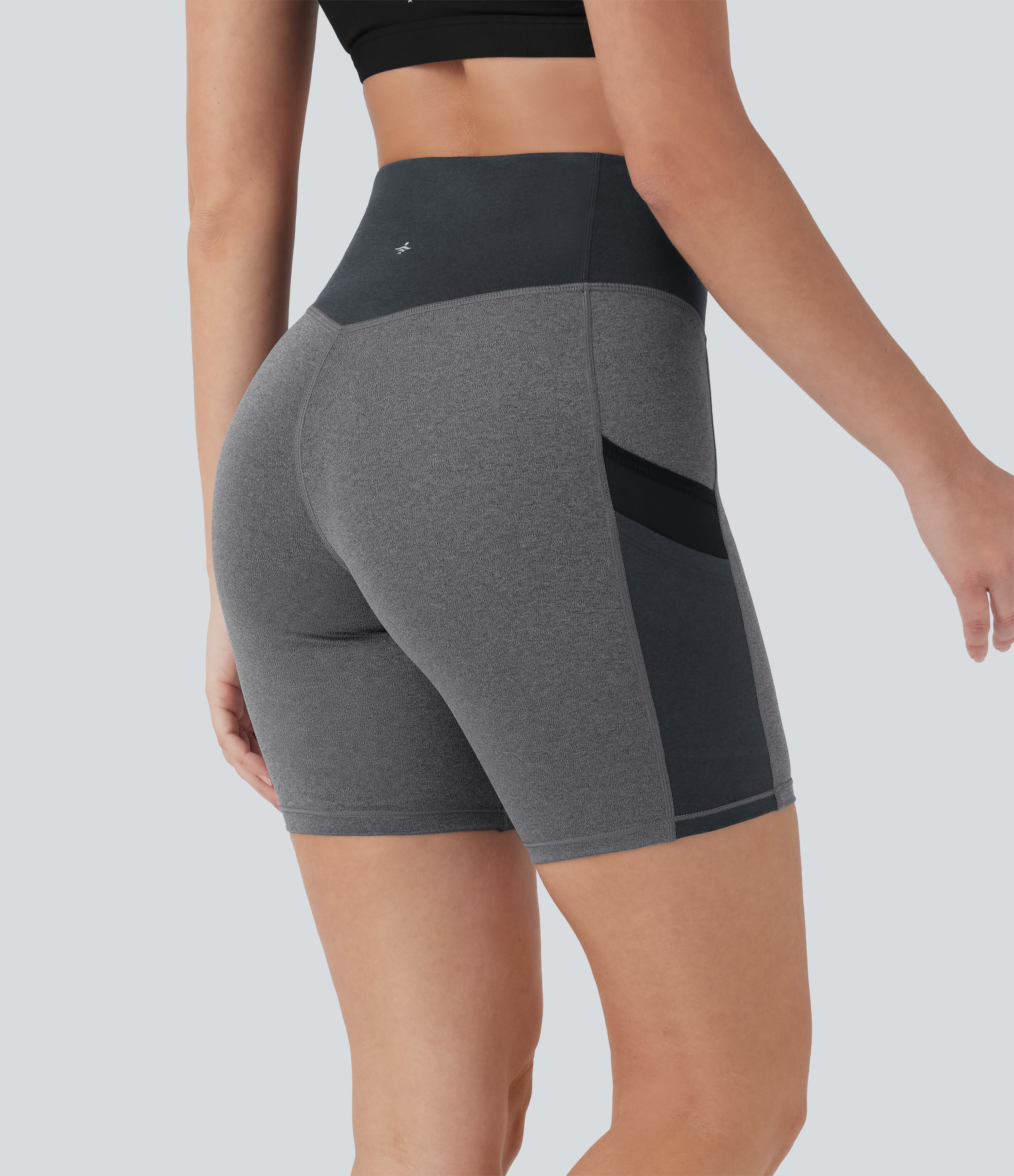 Dusky Charcoal Shorts de yoga de cintura alta de malla en contraste con bloques de color y secado rápido de 18 cm y con bolsillos / 2