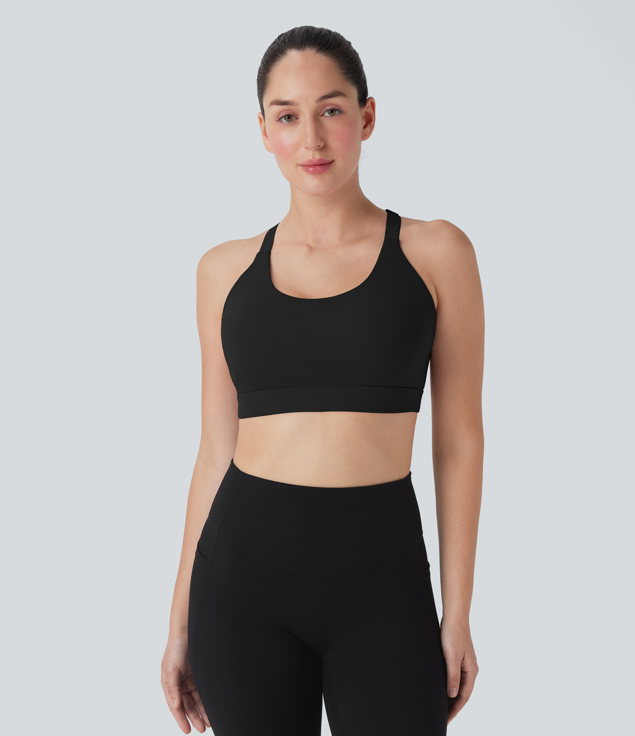 Schwarz SpeedWave™ - Perforierter Sport-BH mit mittlerem Support, geformten Körbchen und verstellbaren Haken - E-G Cups, schnelltrocknend / 2