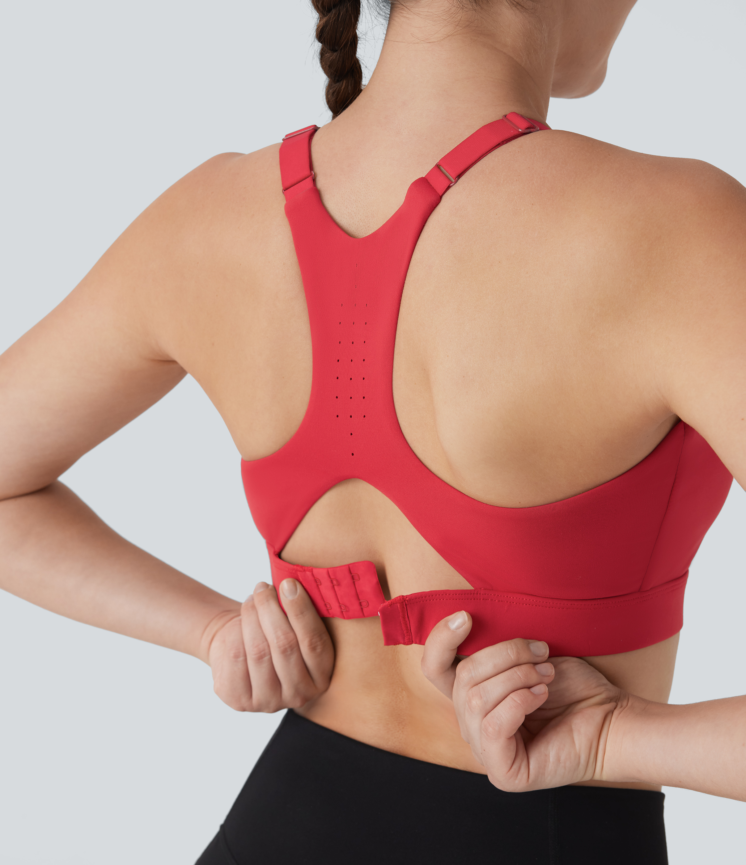 SpeedWave™ Medium Support Molded Cups Perforated Adjustable Hook Quick Dry Training Sports Bra  DD-F Cups