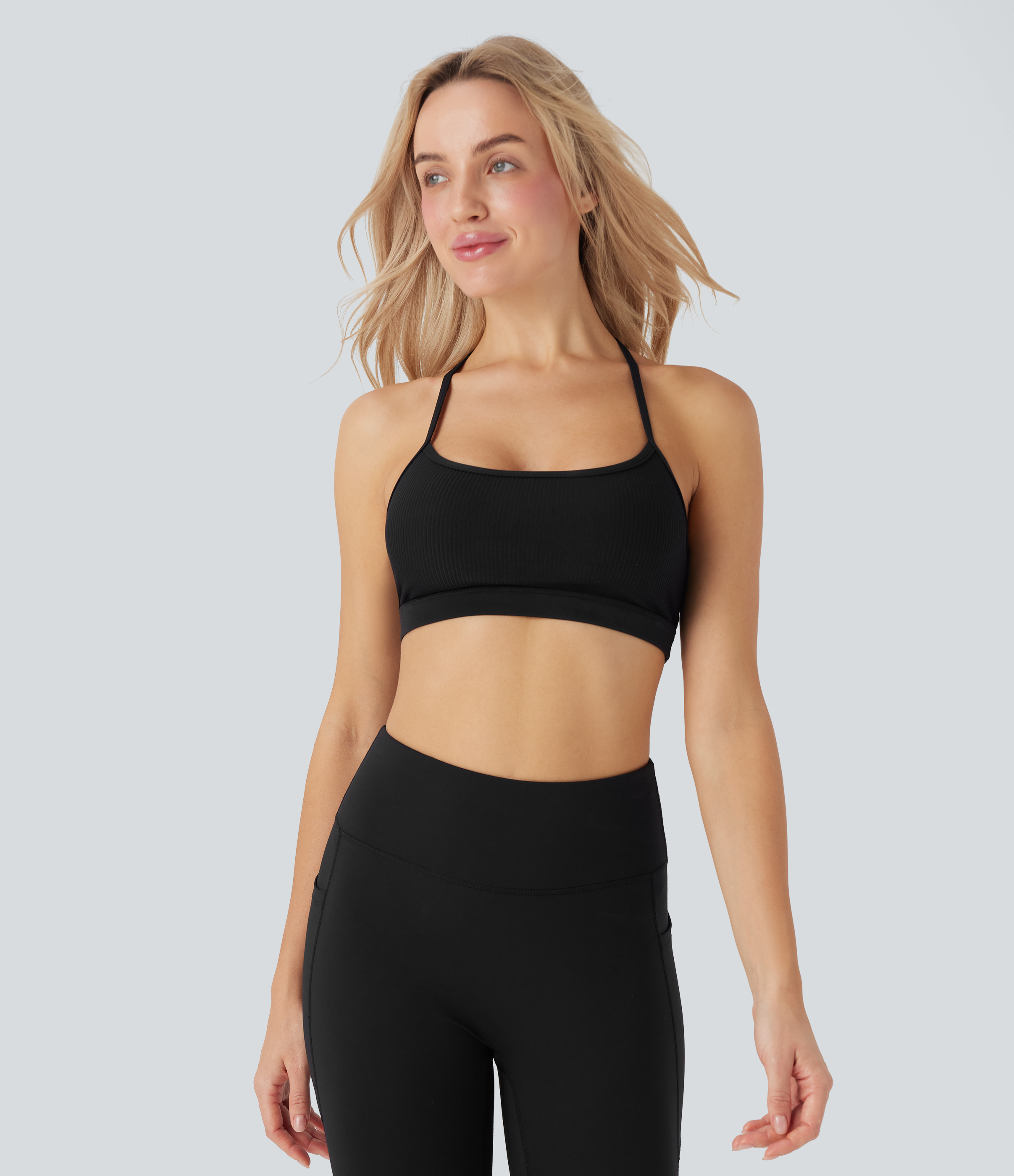Noir Brassière de yoga côtelée à maintien léger avec découpe — bonnets A-D / 2