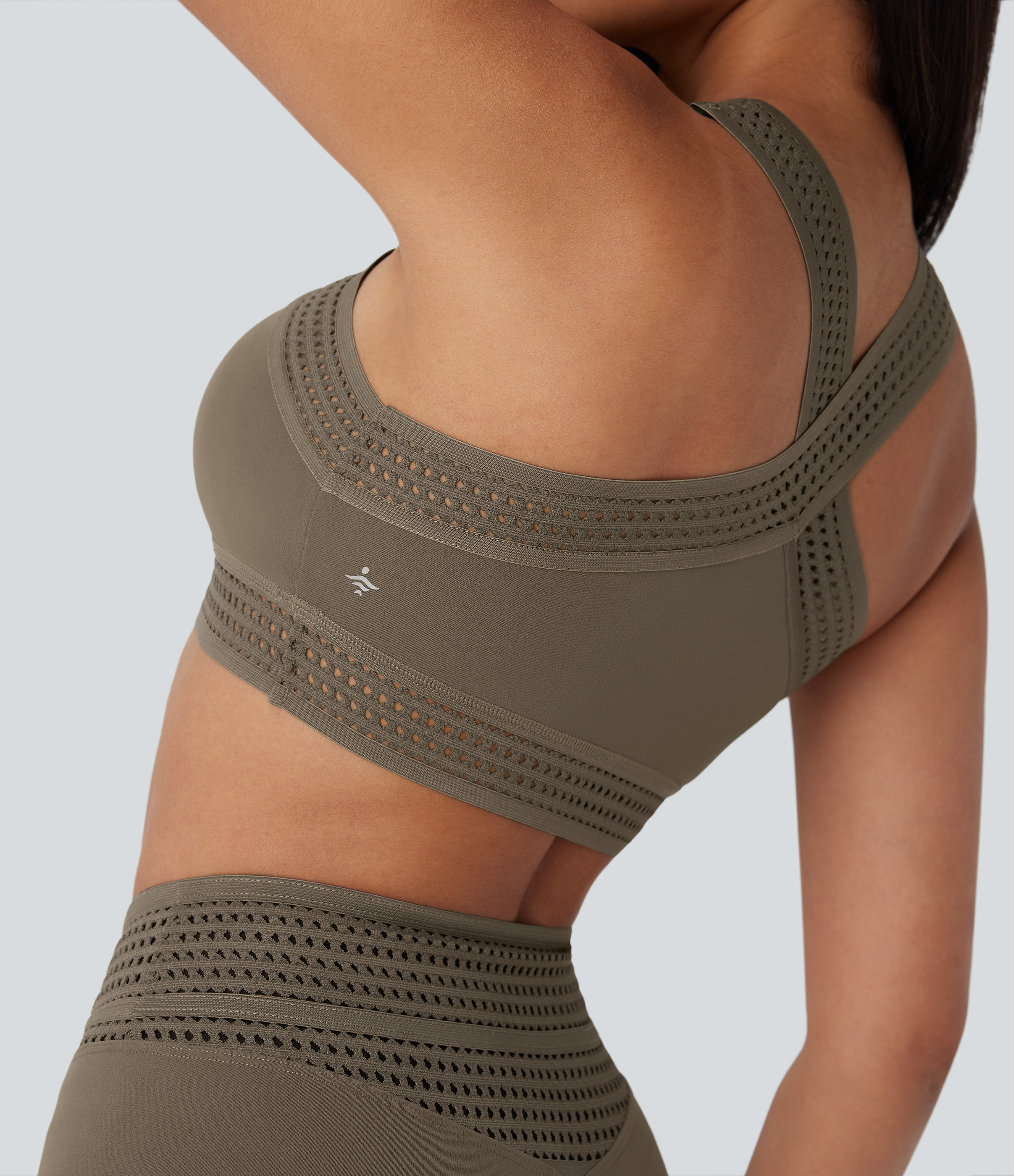 Leichter Halt, gekreuzte Cut-Outs, Yoga-Sport-BH, Cups A-C