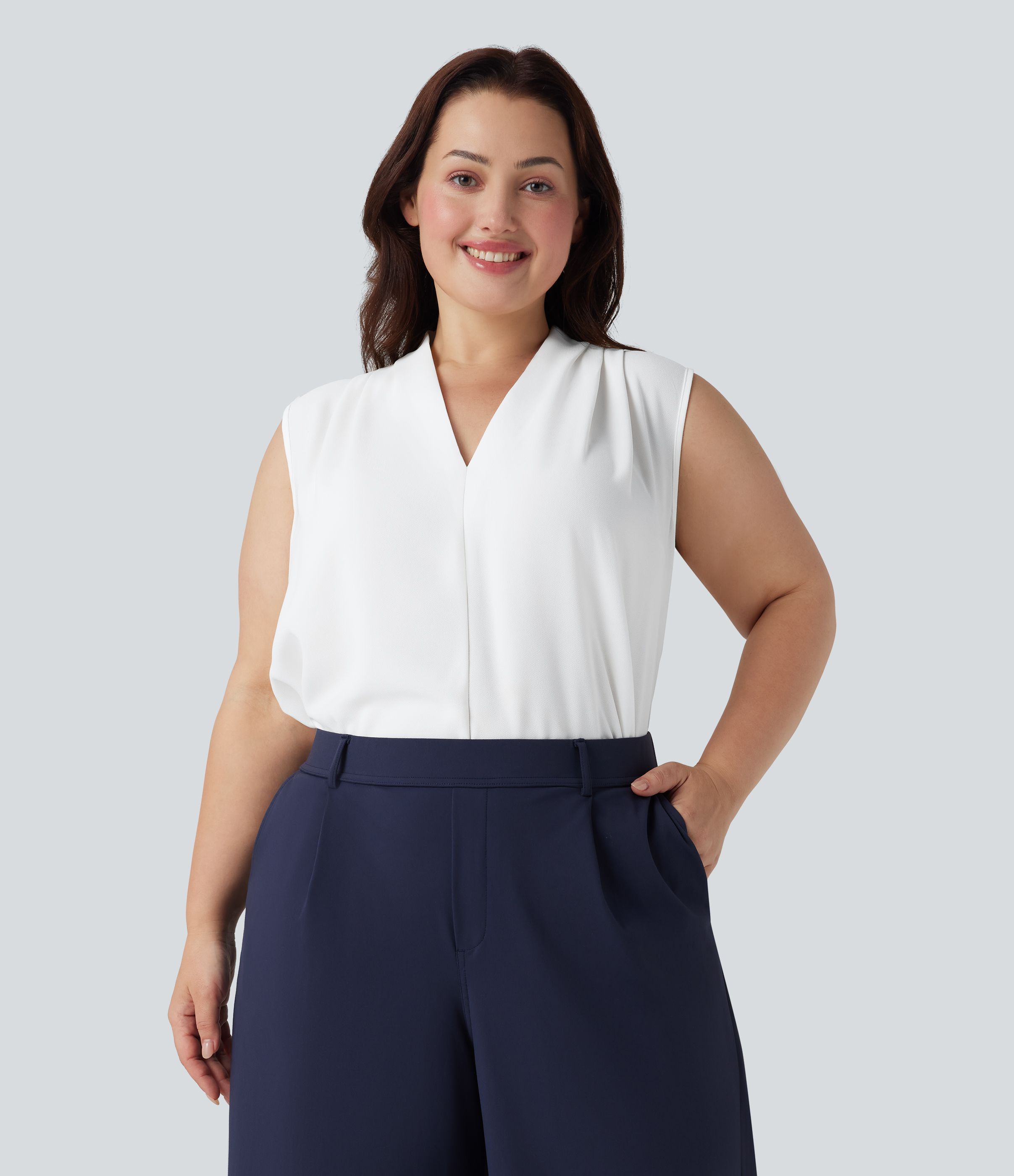 Ärmellose Bluse mit V-Ausschnitt - Plus-Size