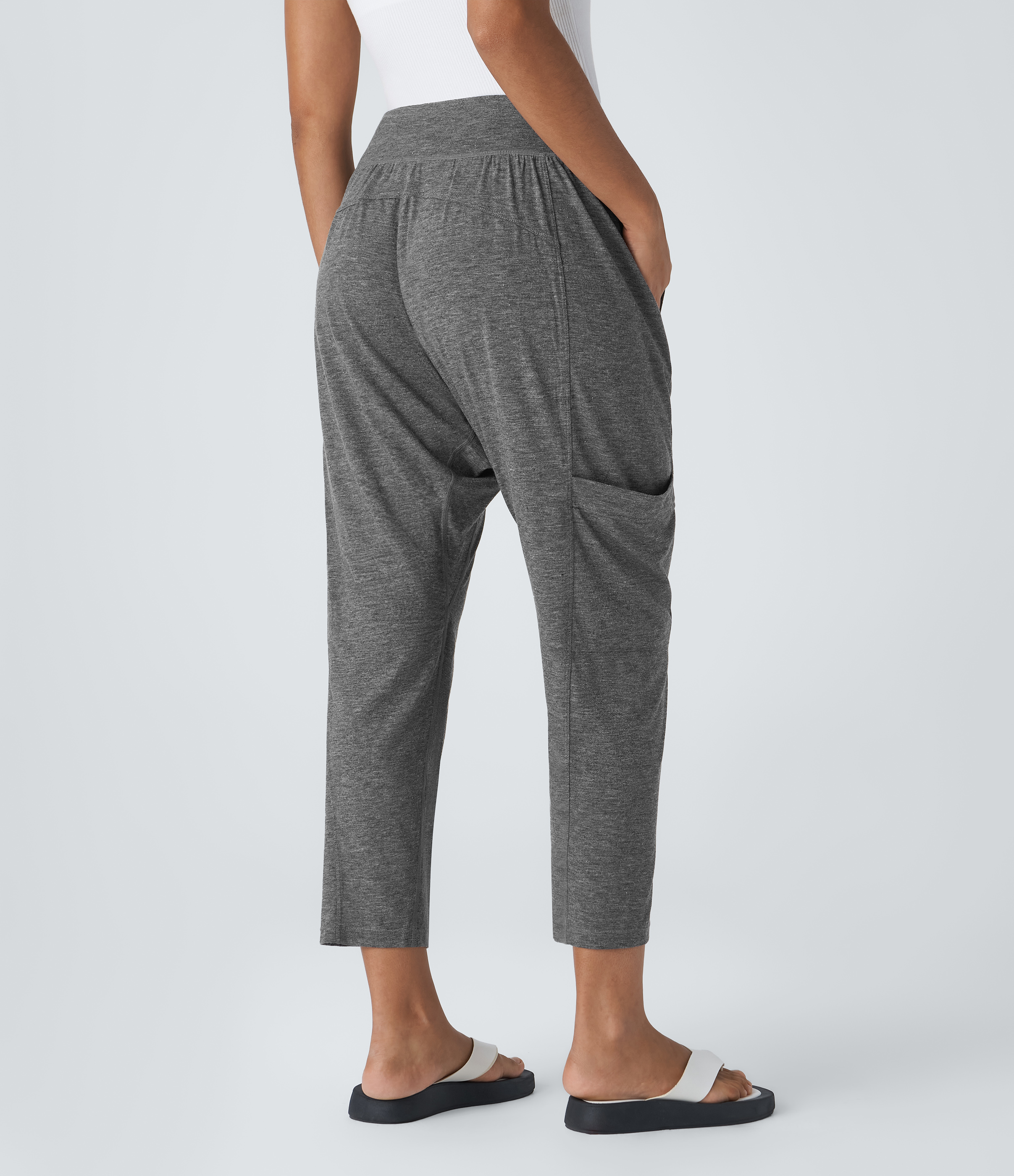 Darl Gray Floral Yarn Pantalon harem décontracté taille mi-haute à cordon et poches / 2