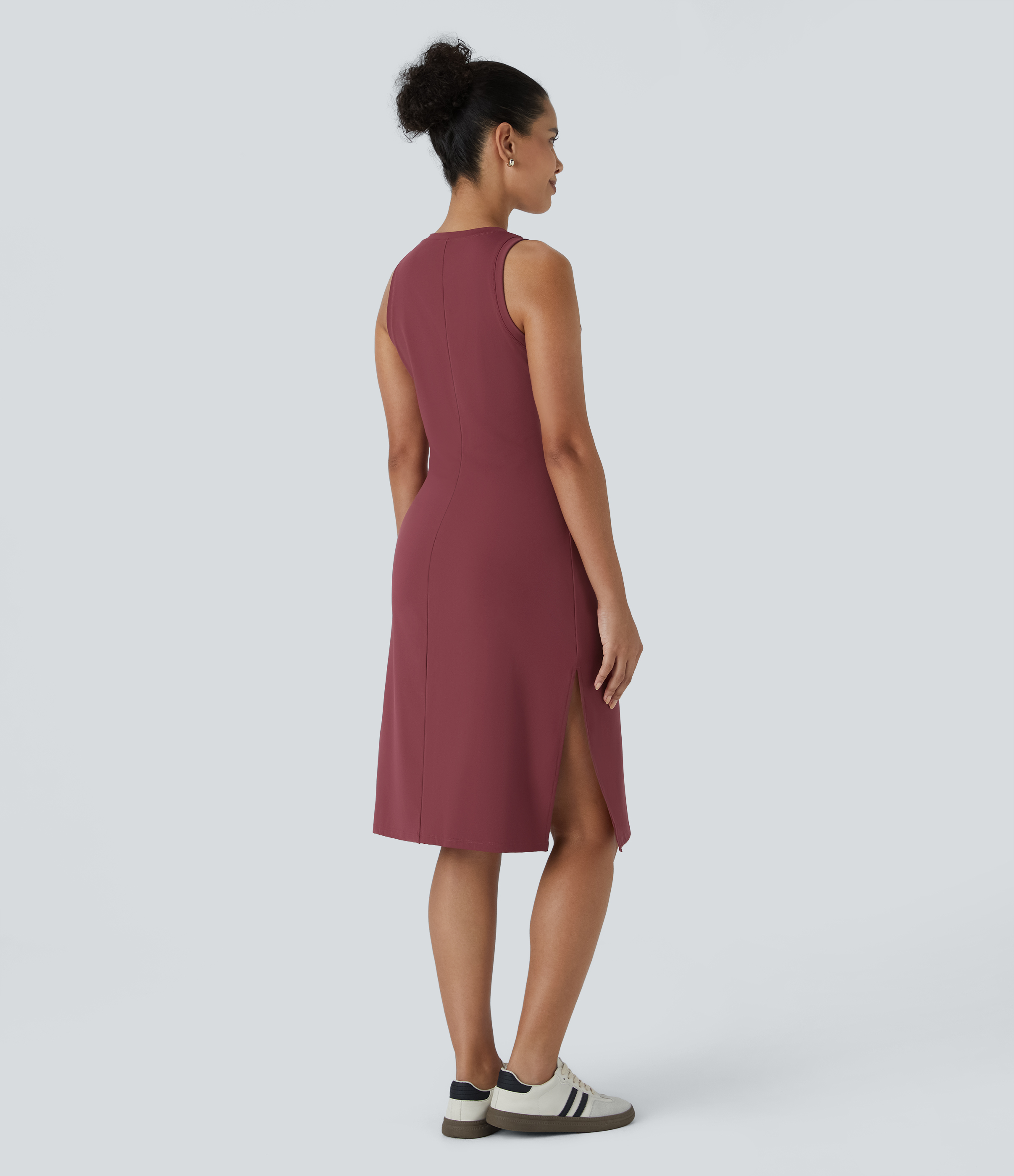 Cordovan Softlyzero™ Airy Vestido a media pierna liso sin mangas con dobladillo dividido y cuello redondo / 2