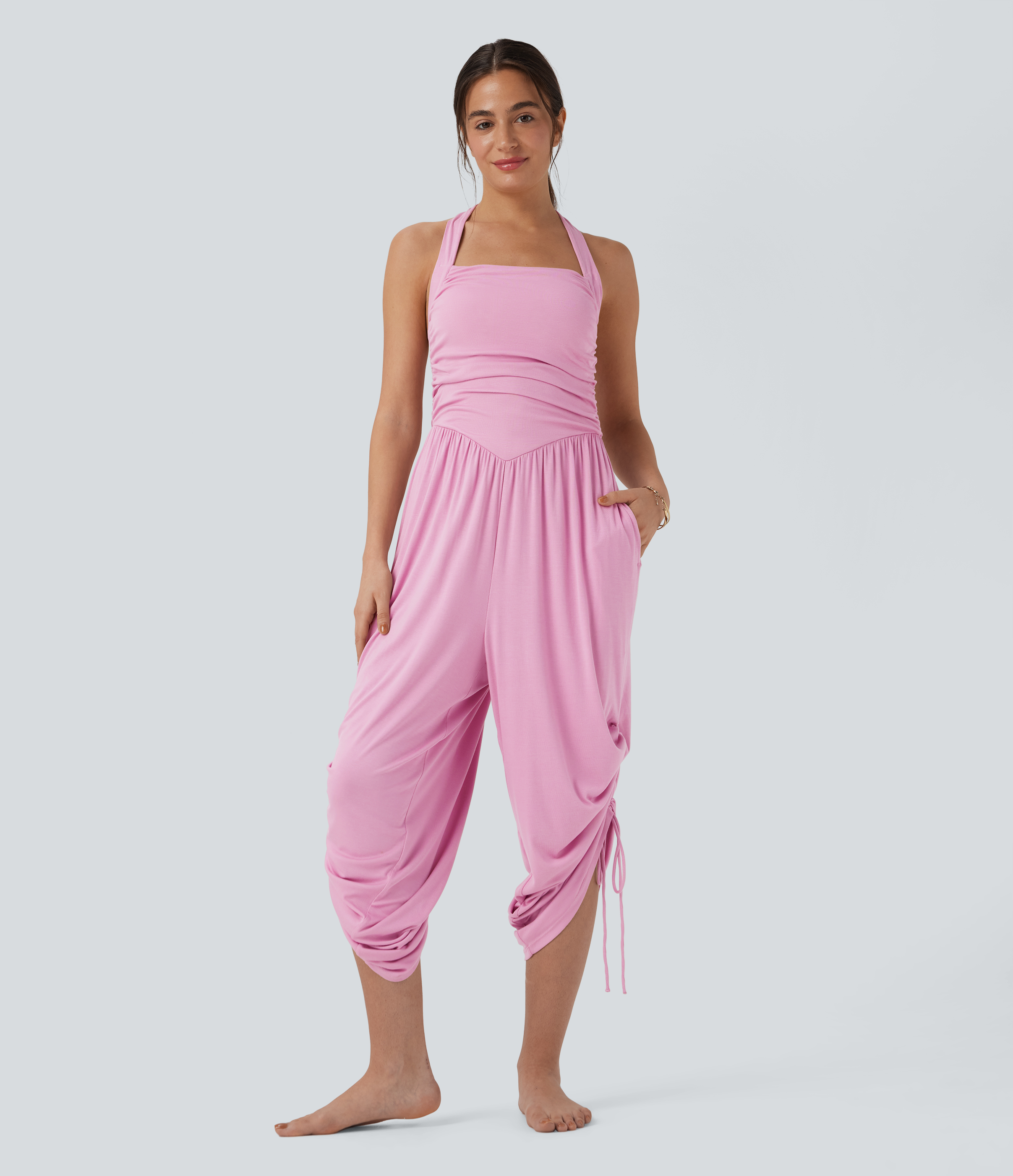 Sweet Lilac Jumpsuit de resort con cuello halter acanalado, lazo en la espalda, cordón ajustable y bolsillos / 2
