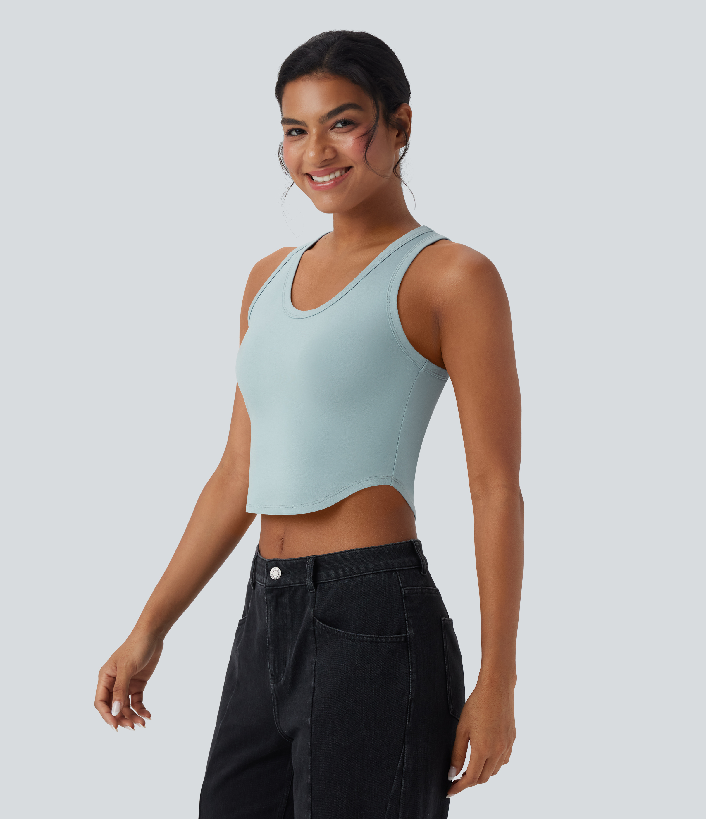 Lässiges, kurzes Tanktop mit U-Ausschnitt und abgerundetem Saum