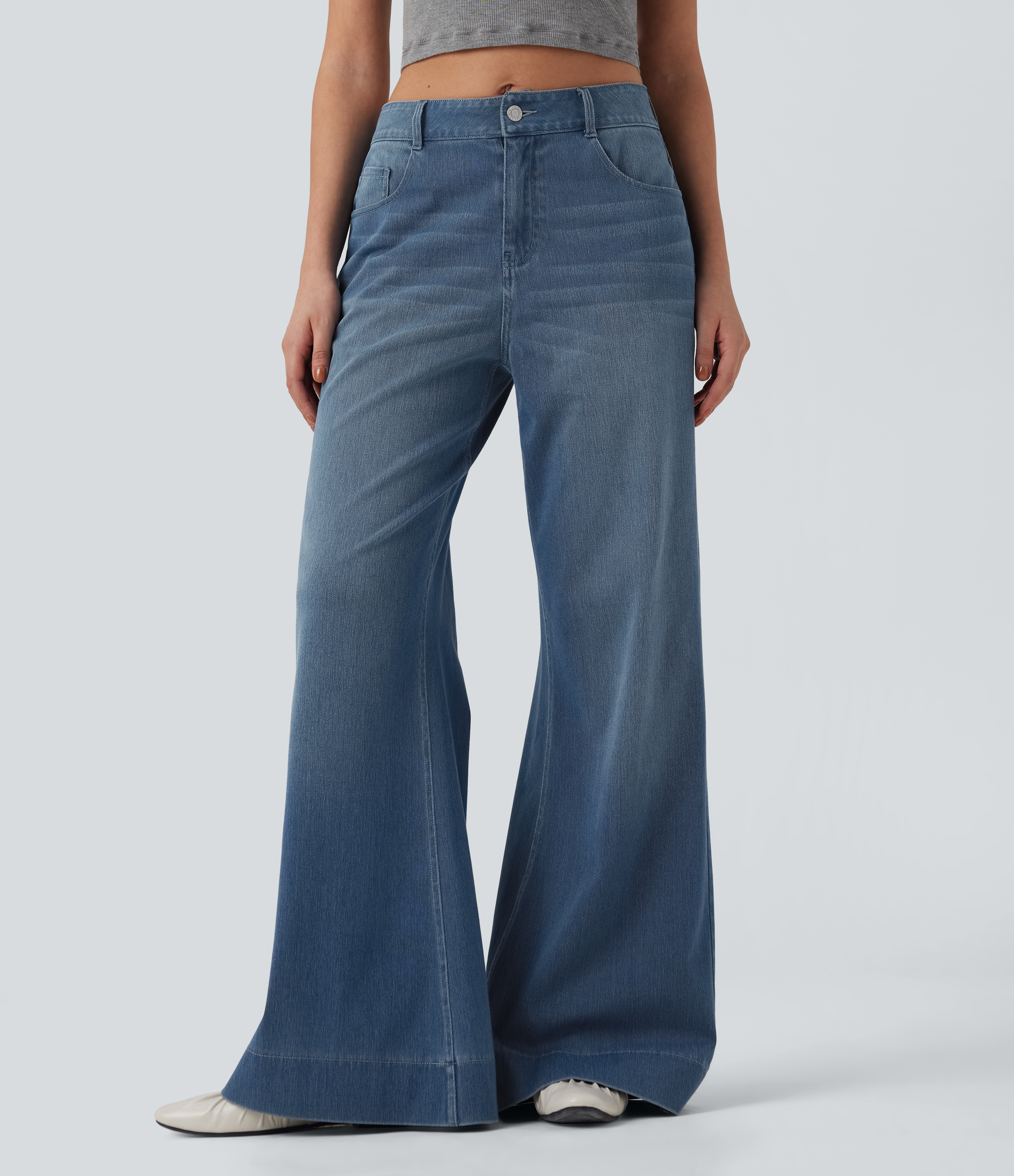 Tide Blue Denim Halara Flex™ Mid-Rise lässige Schlagjeans mit Taschen / 1