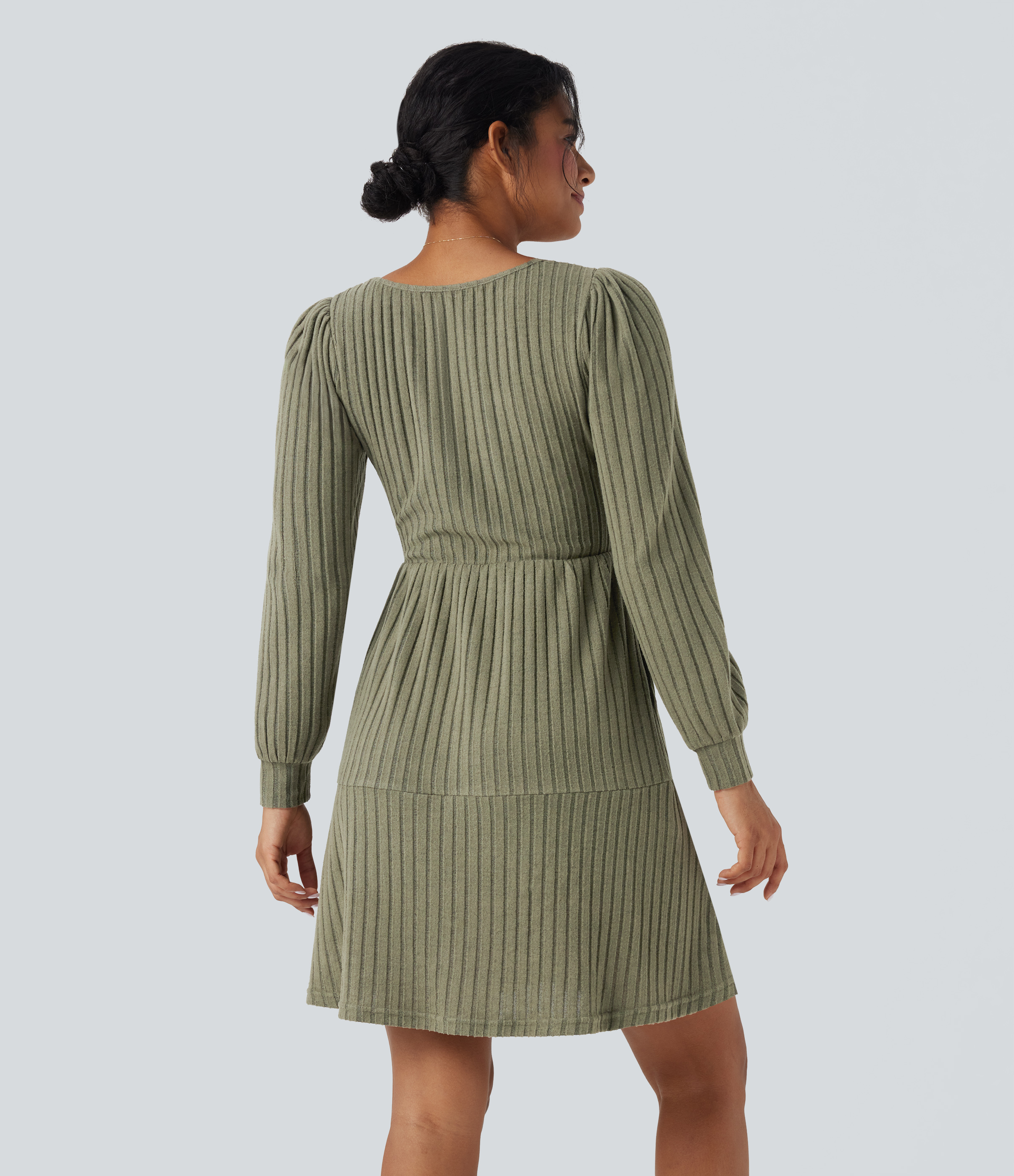 Frosty Pine Green Vestido casual de punto acanalado con cuello cuadrado manga larga abullonada y bolsillos / 2