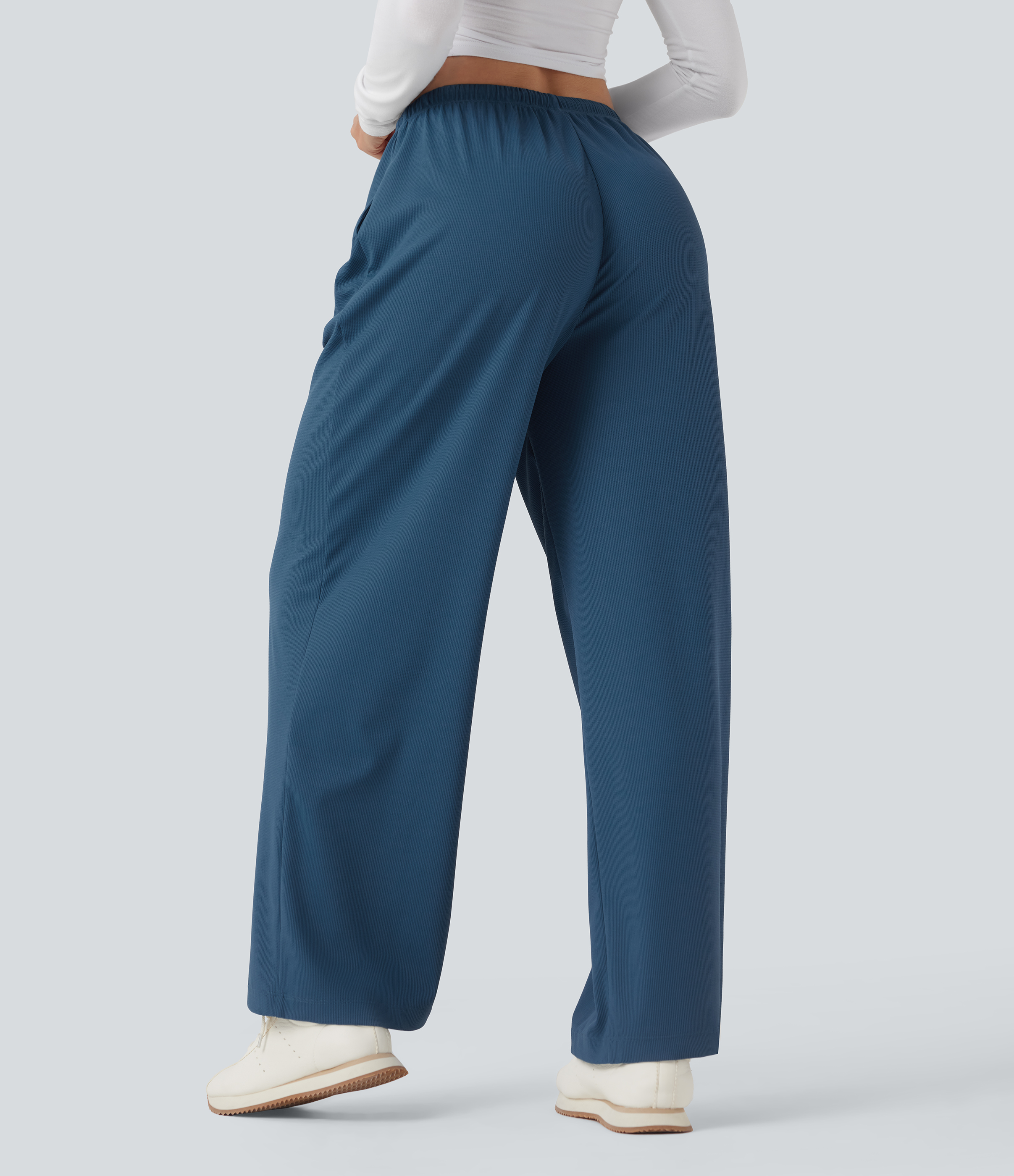 Deep Abyss Blue Pantalones de yoga rectos de tiro medio con cordón y tejido gofre con bolsillos / 2