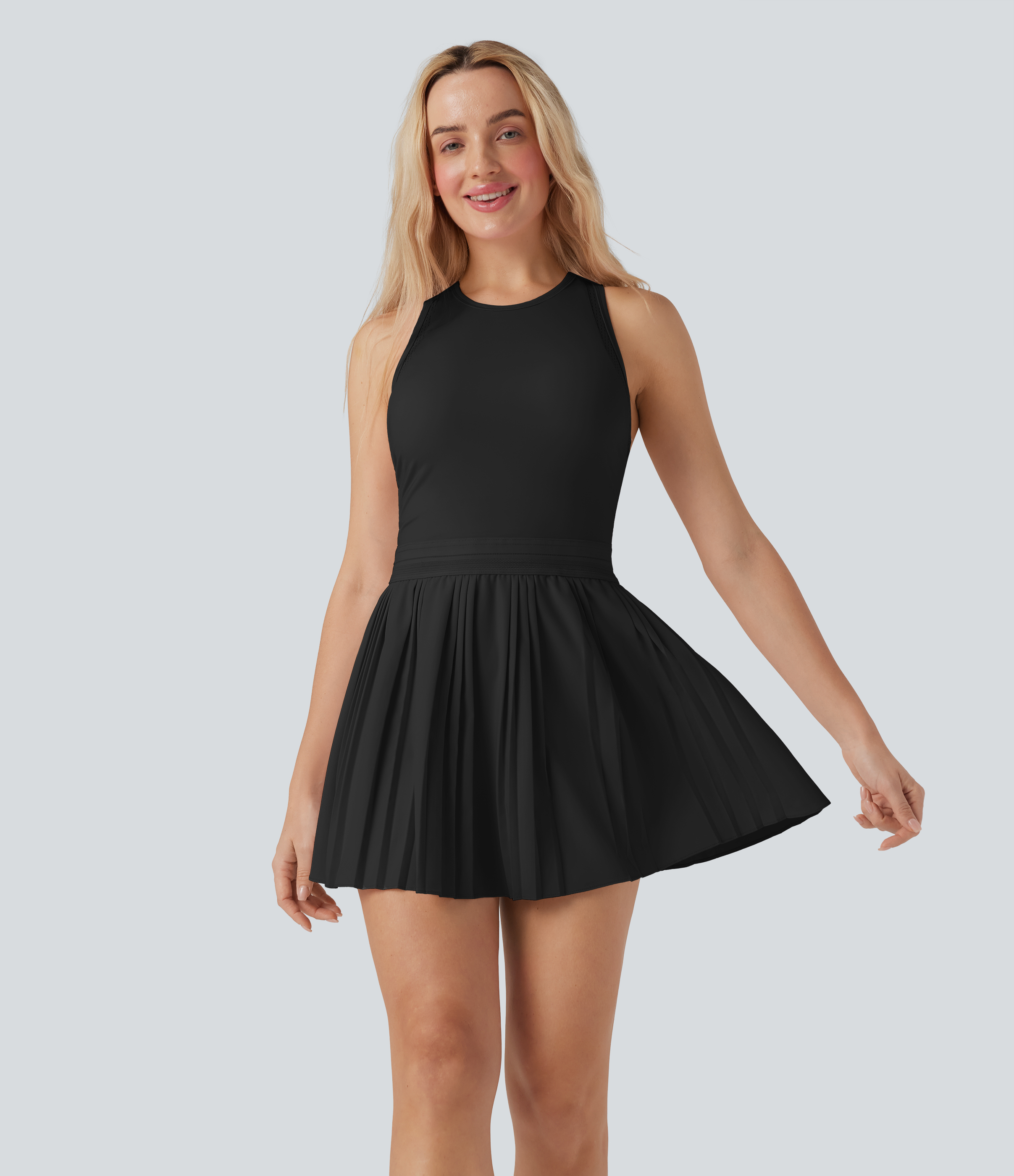 Halara – Plissiertes Tennis-Minikleid mit Racerback und Cut-Out – schnelltrocknend – Schwarz – XS