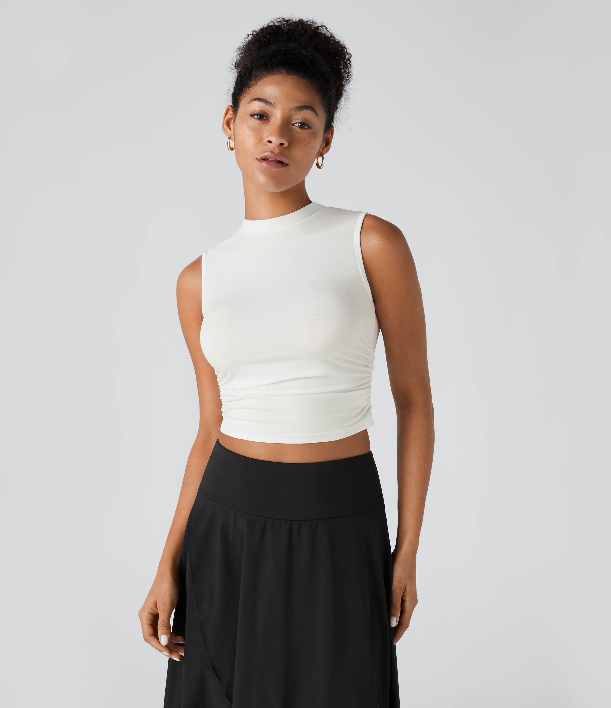 Round neck pleated skinny crop casual tank top