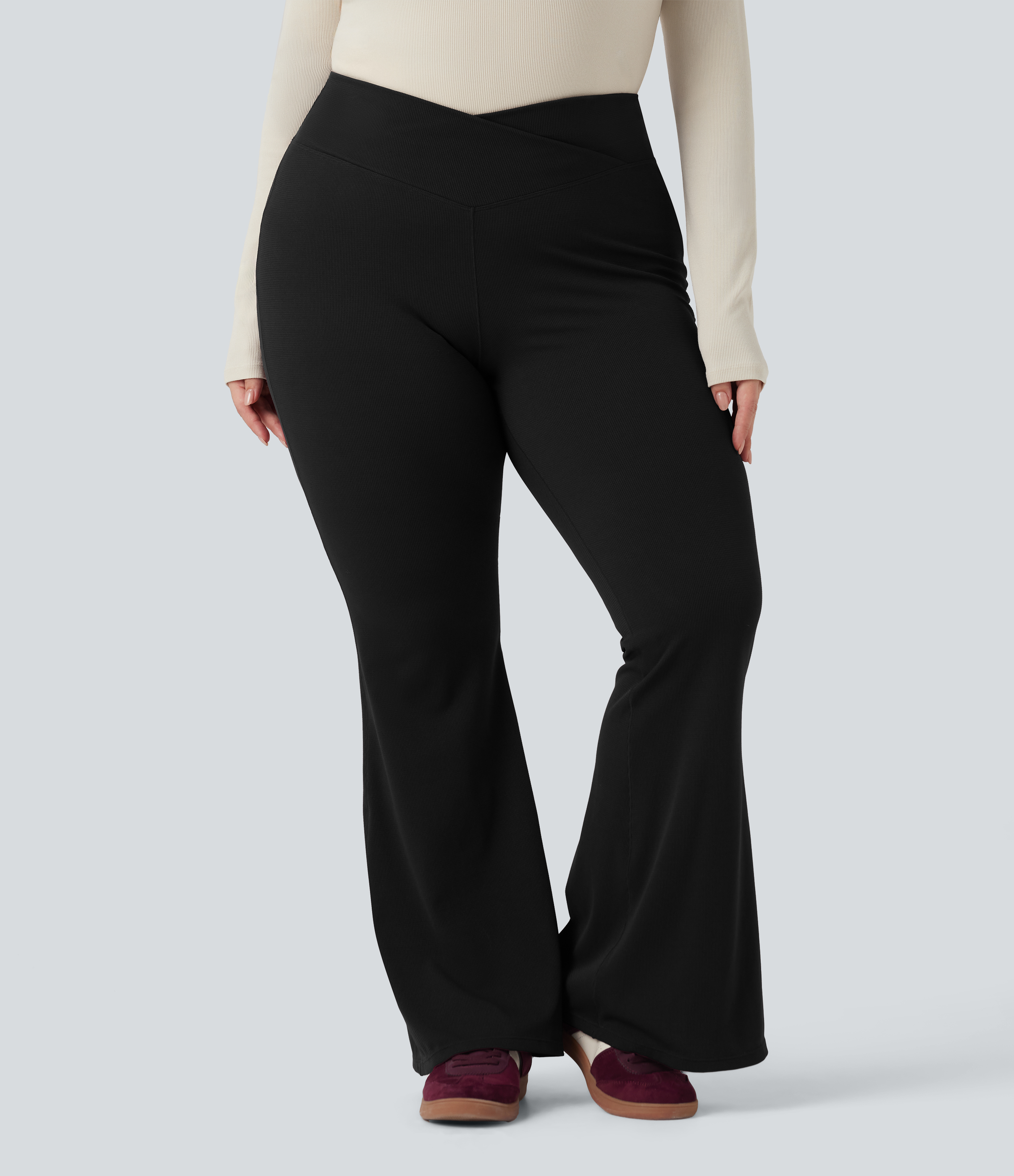 Negro Pantalones en talla plus, con cierre cruzado, de talle alto, en tejido tipo gofre, de pierna ancha para tiempo libre y con bolsillo. / 2