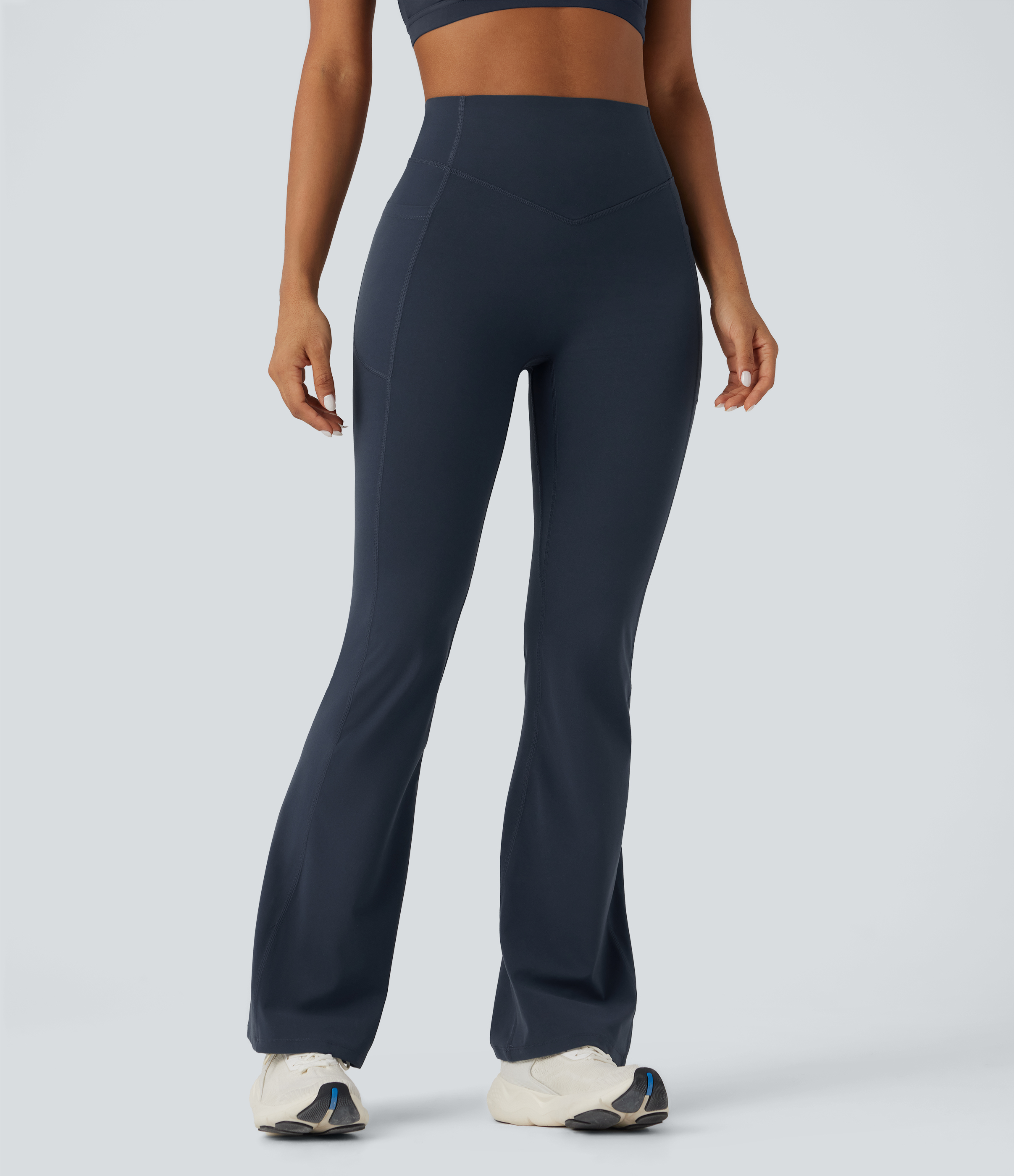 Carbon Halara UltraSculpt™ leggings de yoga bootcut taille haute — maintien du ventre, effet lifting des fesses, froncé sculptant, avec poches / 2