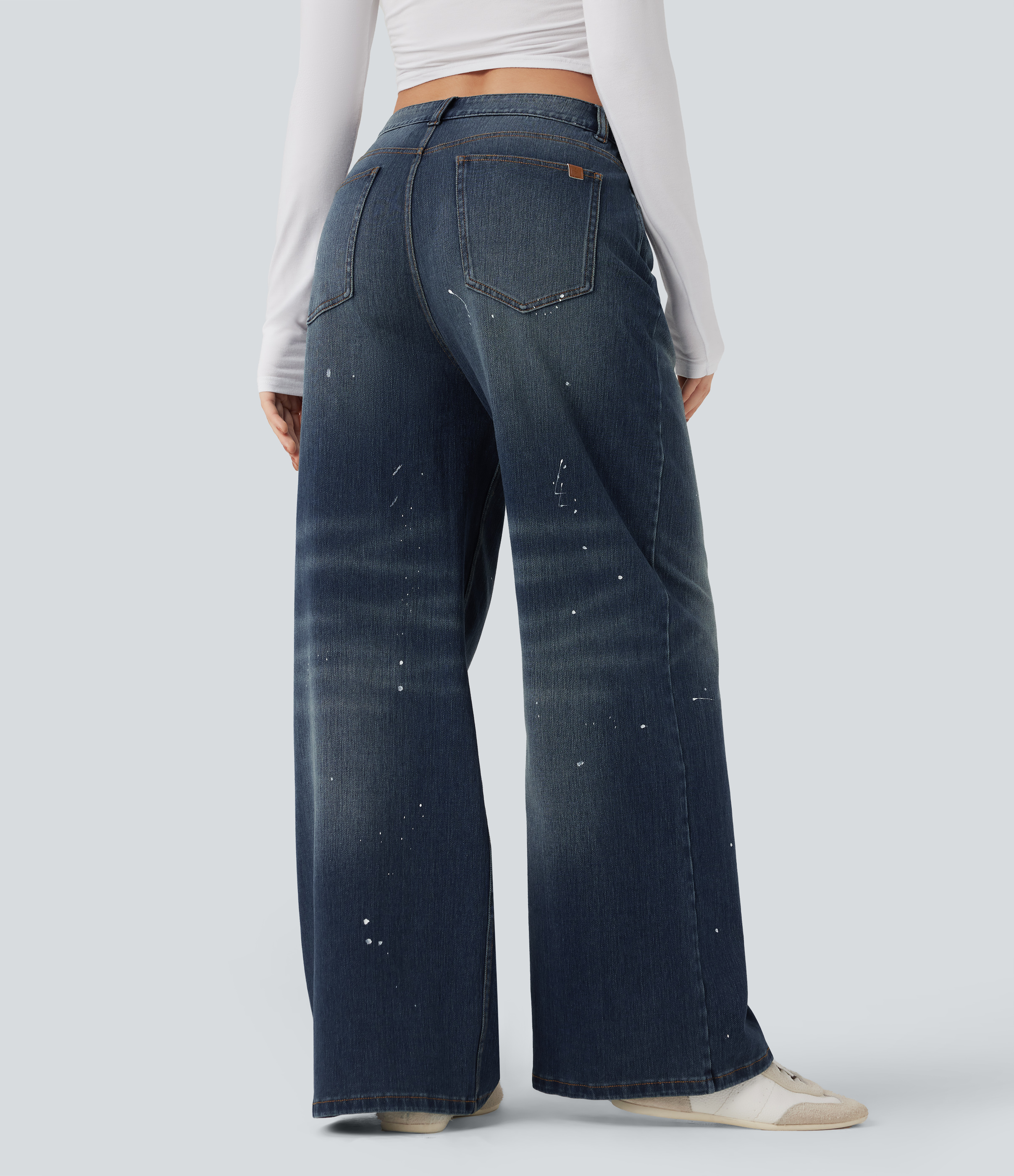 Estate Blue Denim Jeans casuales fluidos de tiro medio Halara Flex™ con bolsillos / 2