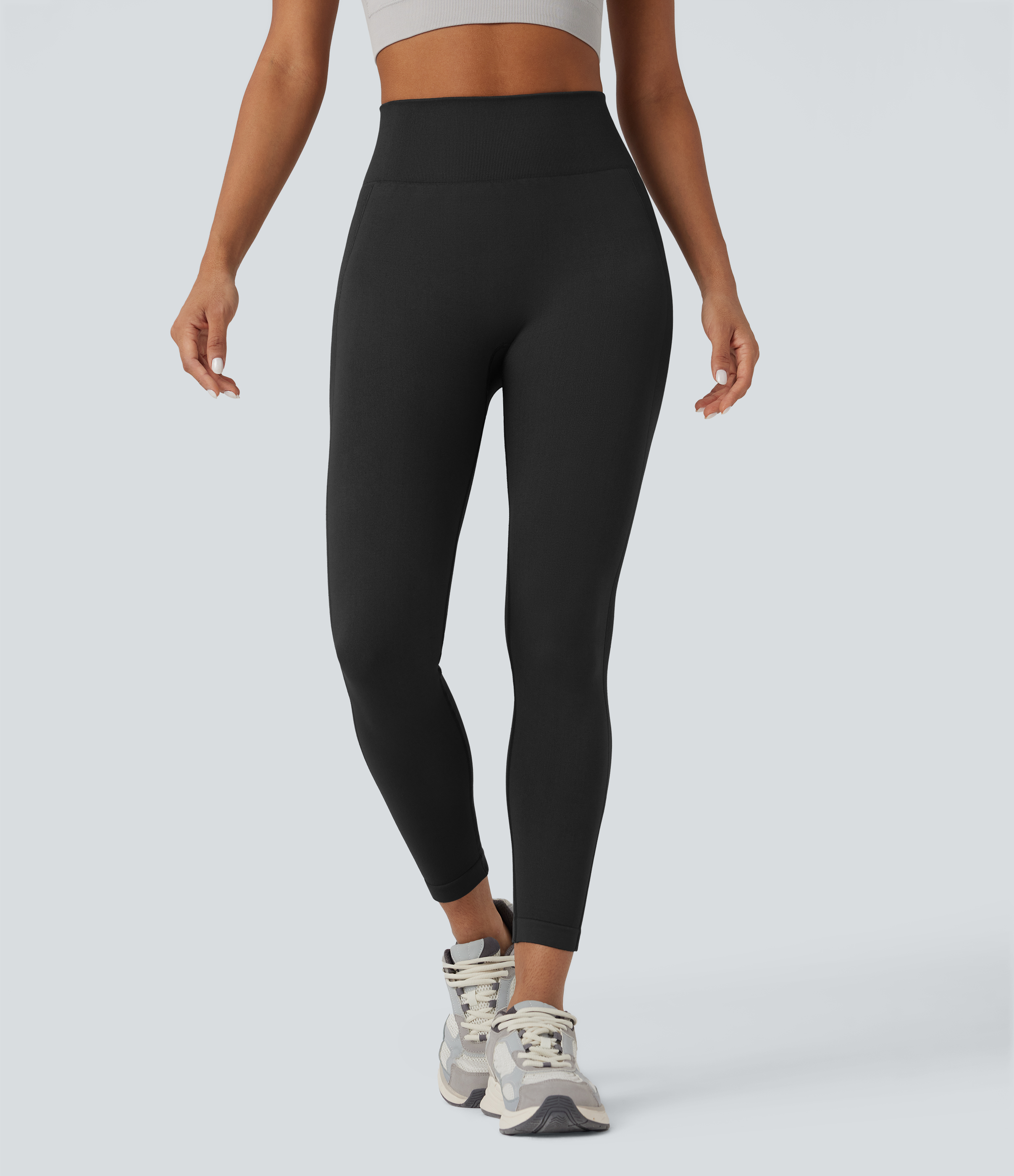 Schwarz OneForm - Yoga-Leggings mit hohem Bund, Booty-Scrunch und nahtlosem Flow / 2