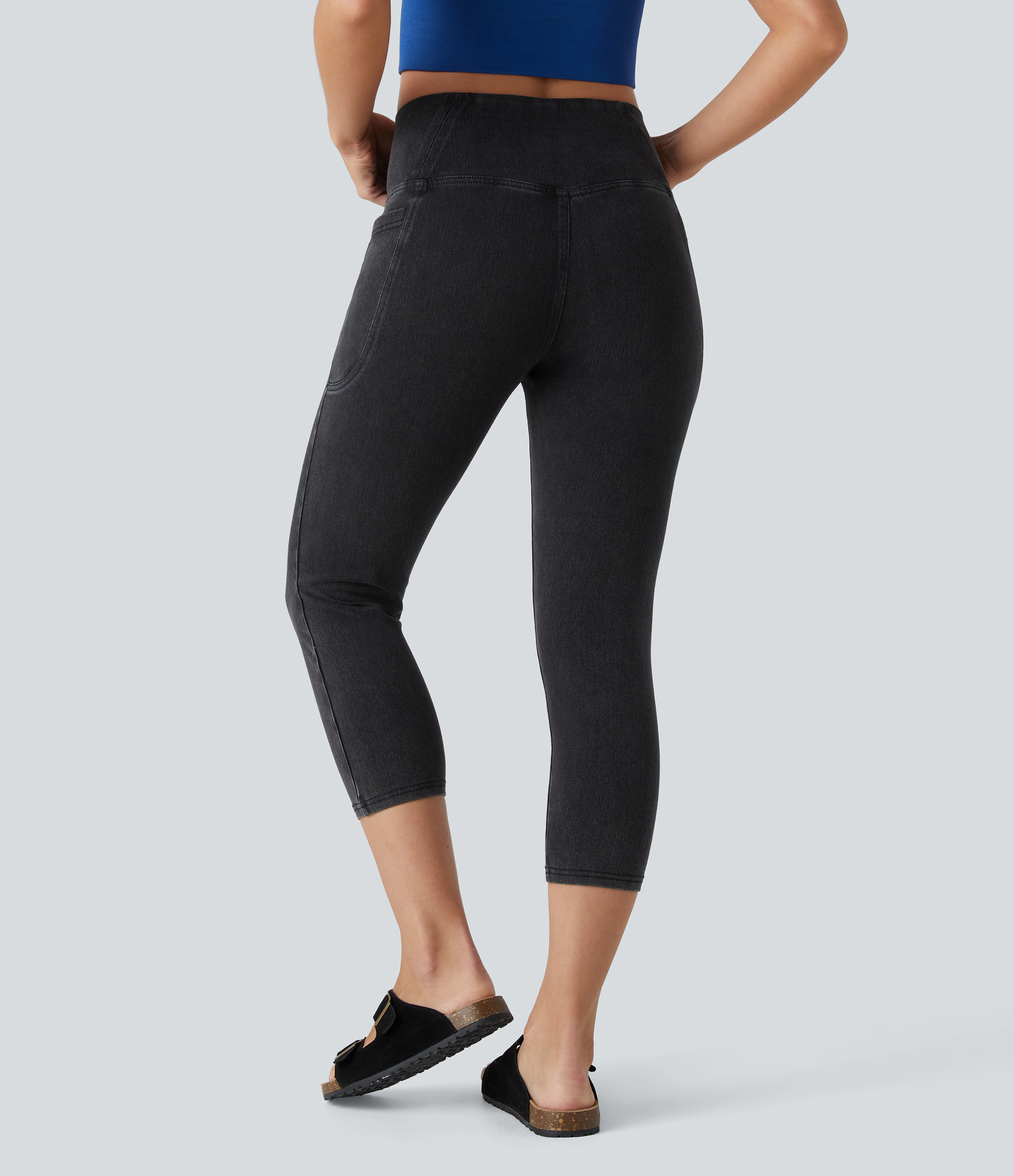 Hemp Rope Black Denim Halara Flex™ - Capri-Leggings aus gewaschenem, dehnbarem Denim-Strick mit überkreuzten Seitentaschen / 2