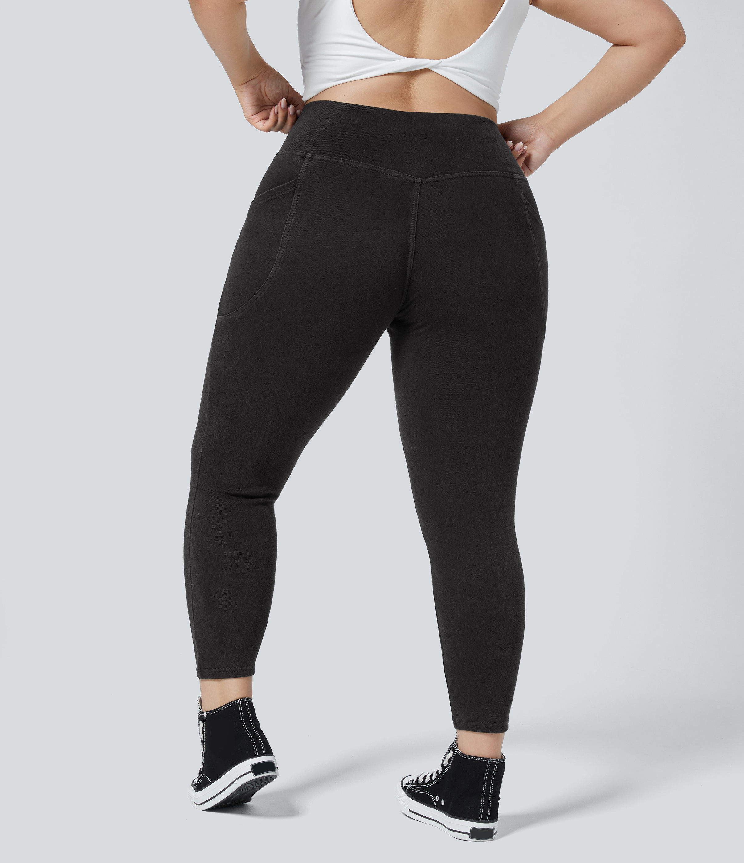 Black Denim Halara Flex™ radne tajice za plus veličine od izpranog trapera s ukriženim džepom / 2