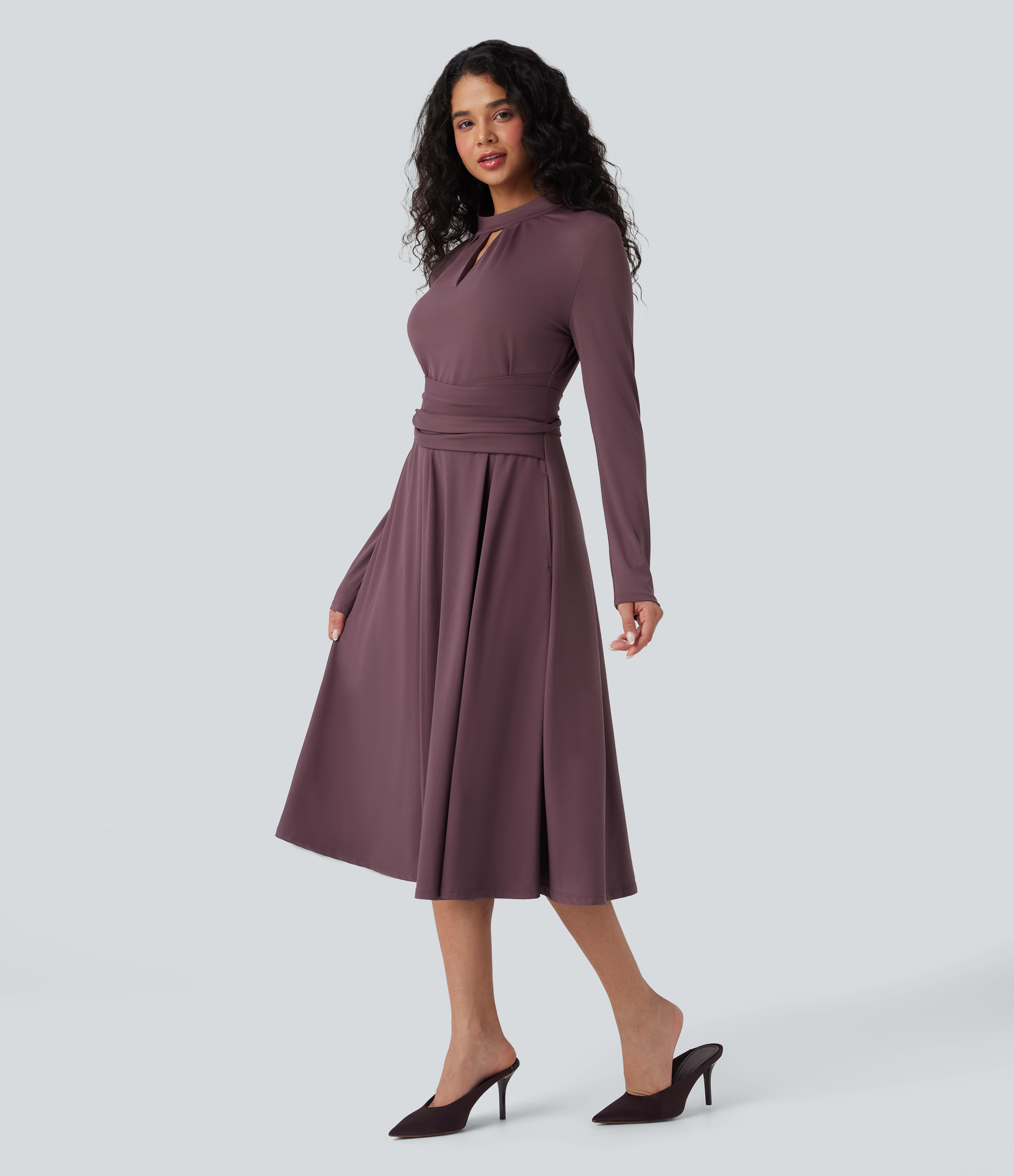 Midi-Arbeitskleid mit langen Ärmeln, Cut-Outs, Bindeband hinten und Taschen