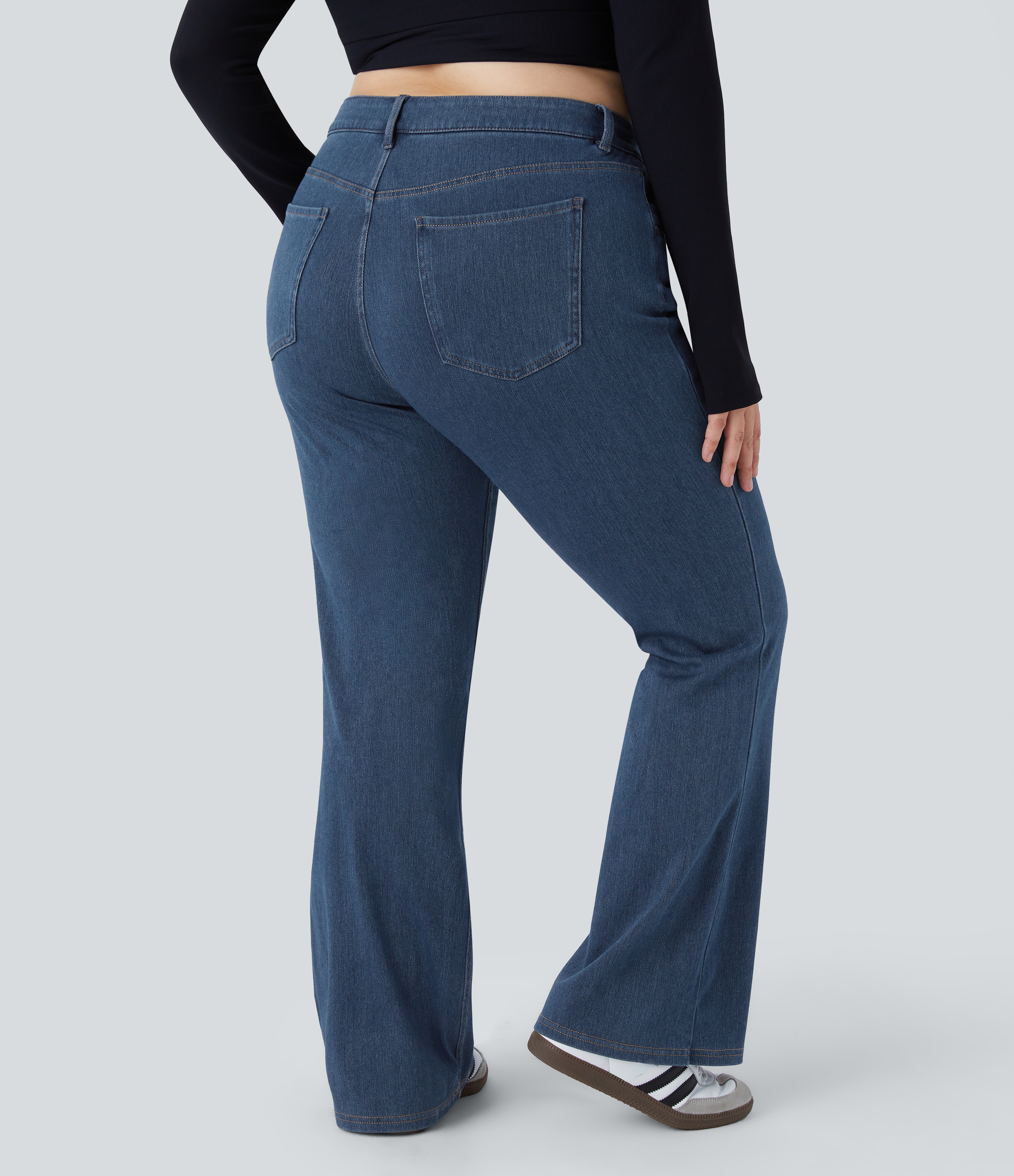 Washed Denim Bleached Blue Halara Flex™ Mid Rise-jeans med fickor, avslappnad passform, stora storlekar / 2