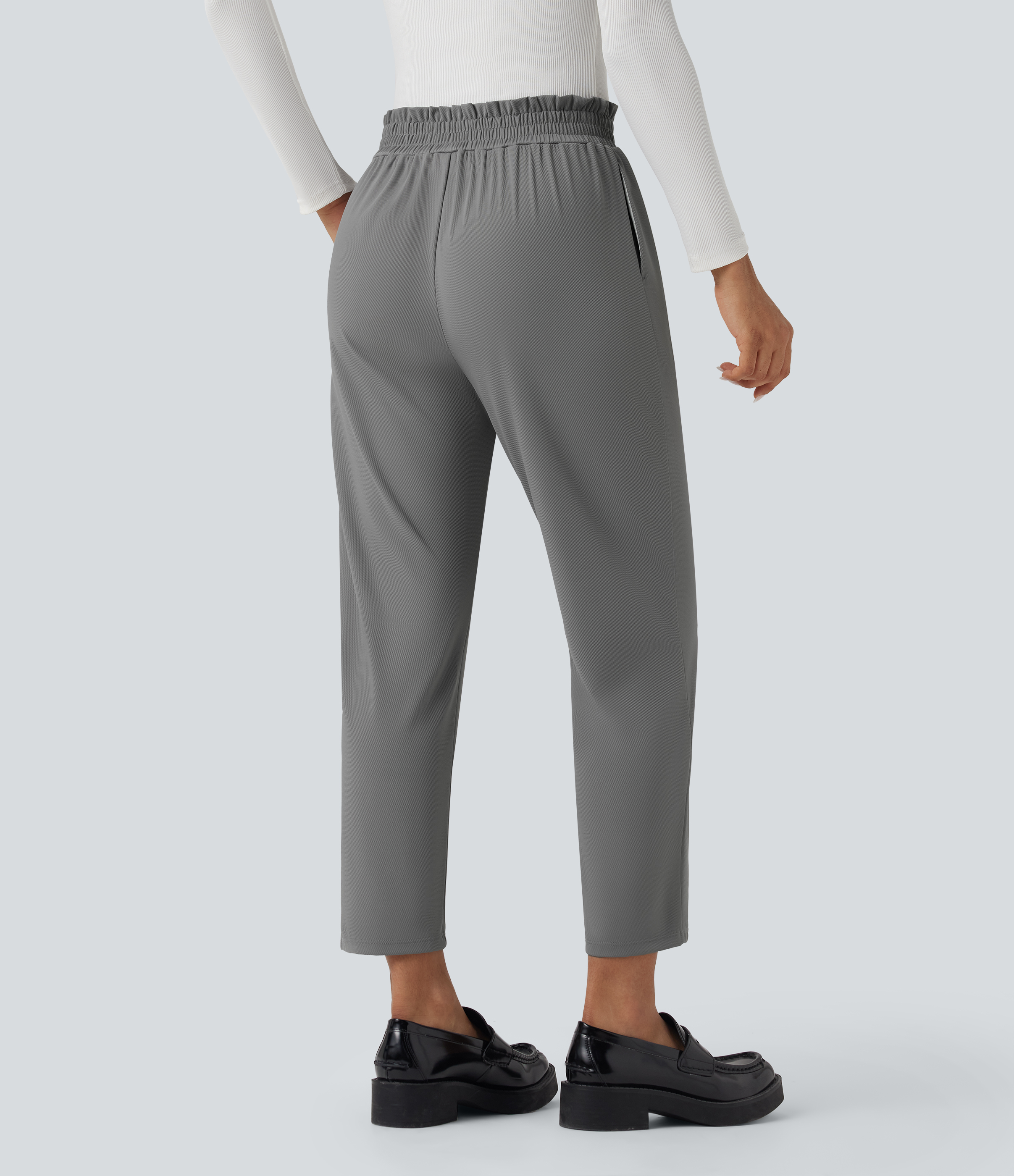 Steel Gray Pantalones de oficina ajustados con secado rádpido de tiro medio con volantes y bolsillos - UPF 40+ / 1