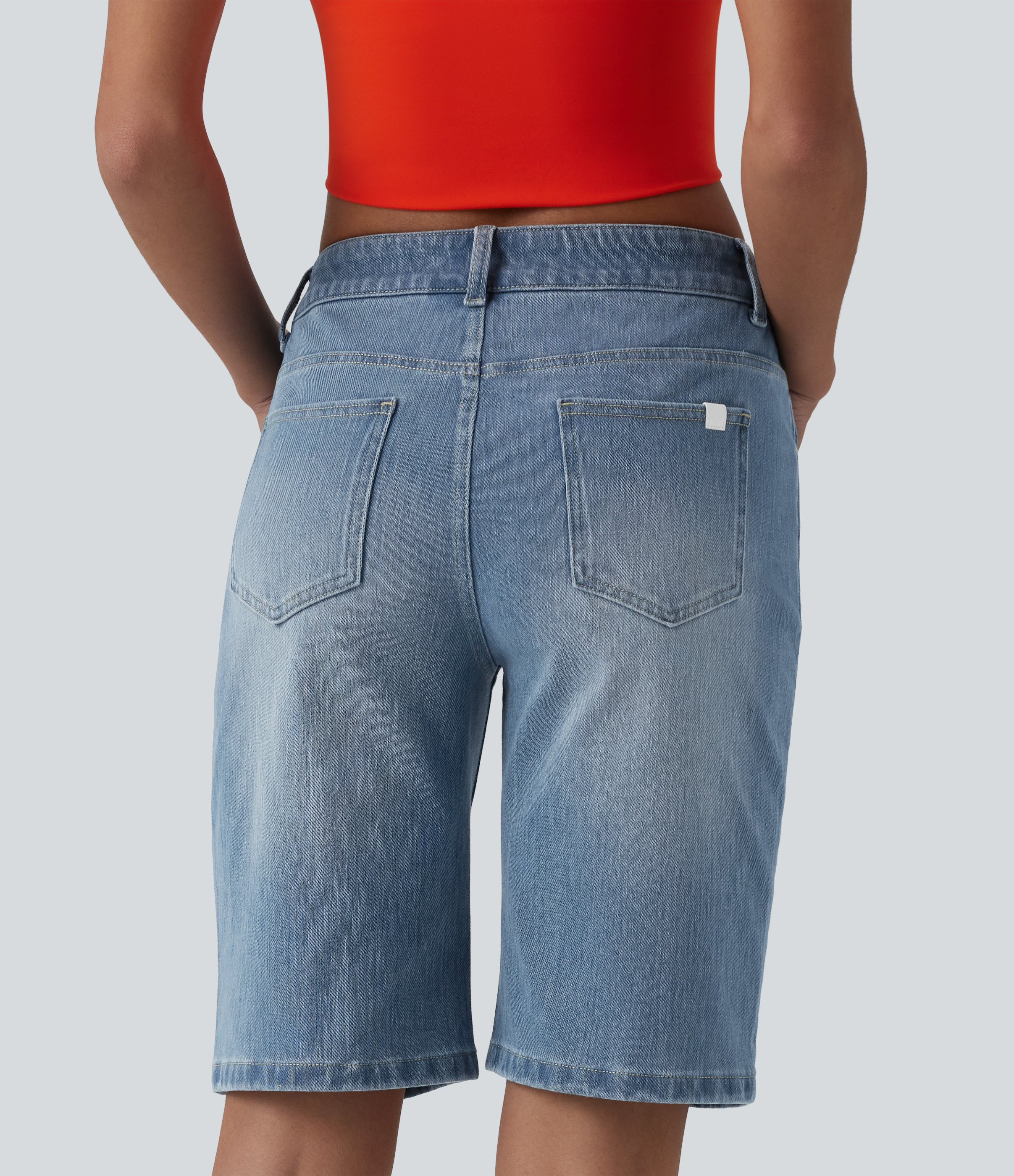 Malibu Blue Denim Halara Flex™ shorts décontractés en denim asymétriques à taille basse, avec des poches / 2