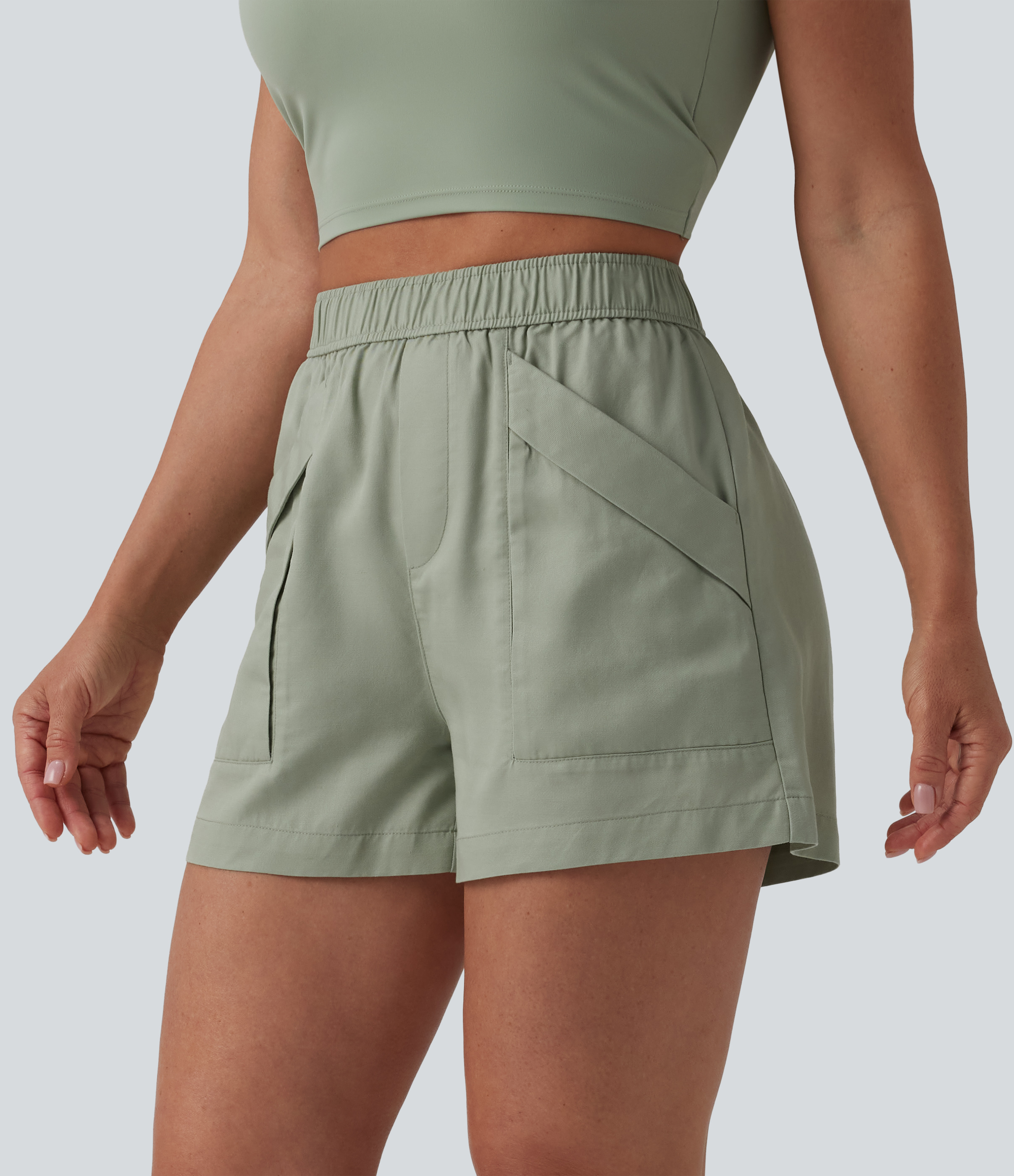 Casual loose-fitting high-waisted linen-look shorts with pockets