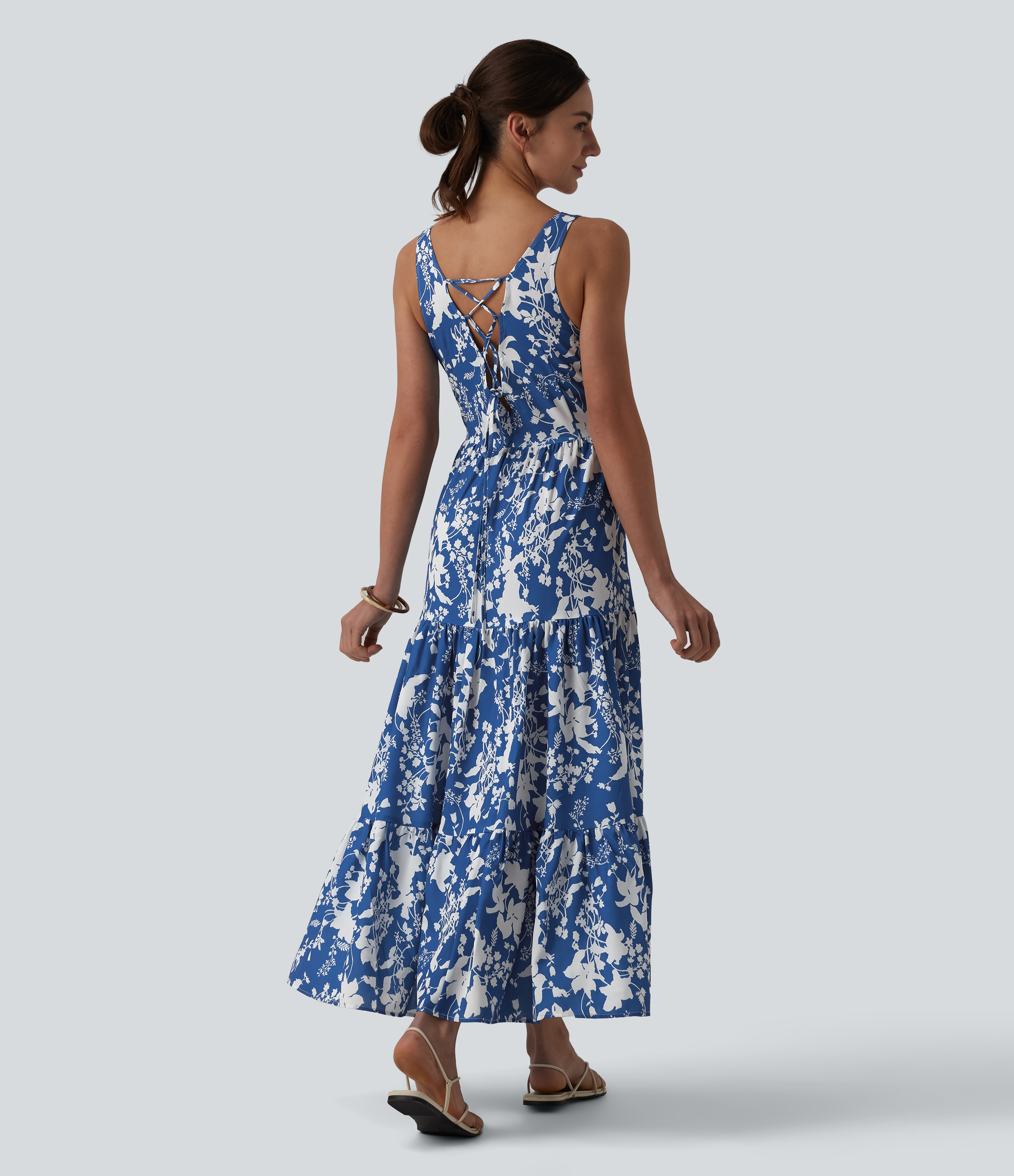 Robe maxi de villégiature sans manches, à décolleté en cœur, à laçage et imprimé floral
