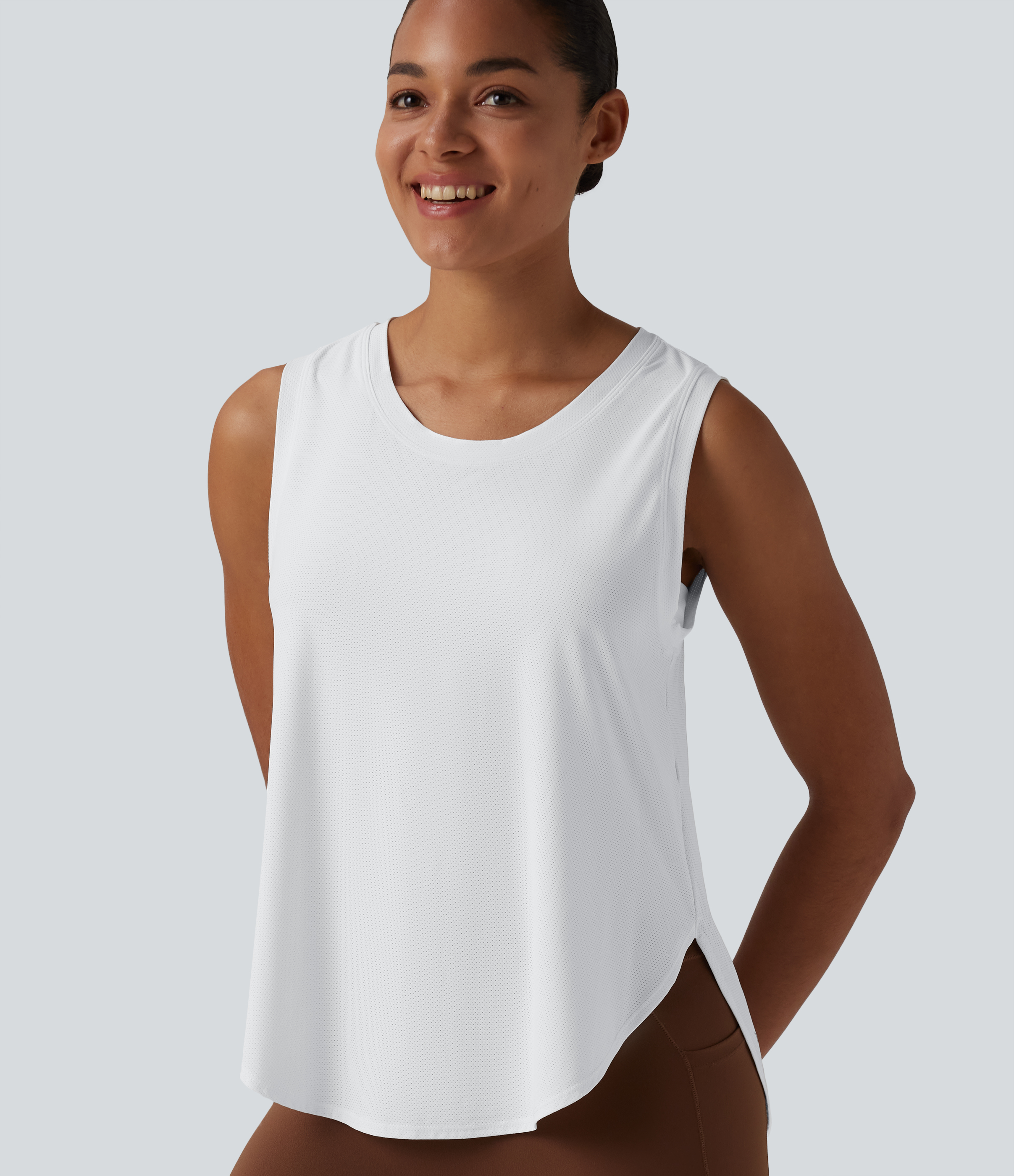 Round Neck Curved Hem Workout Tank Top