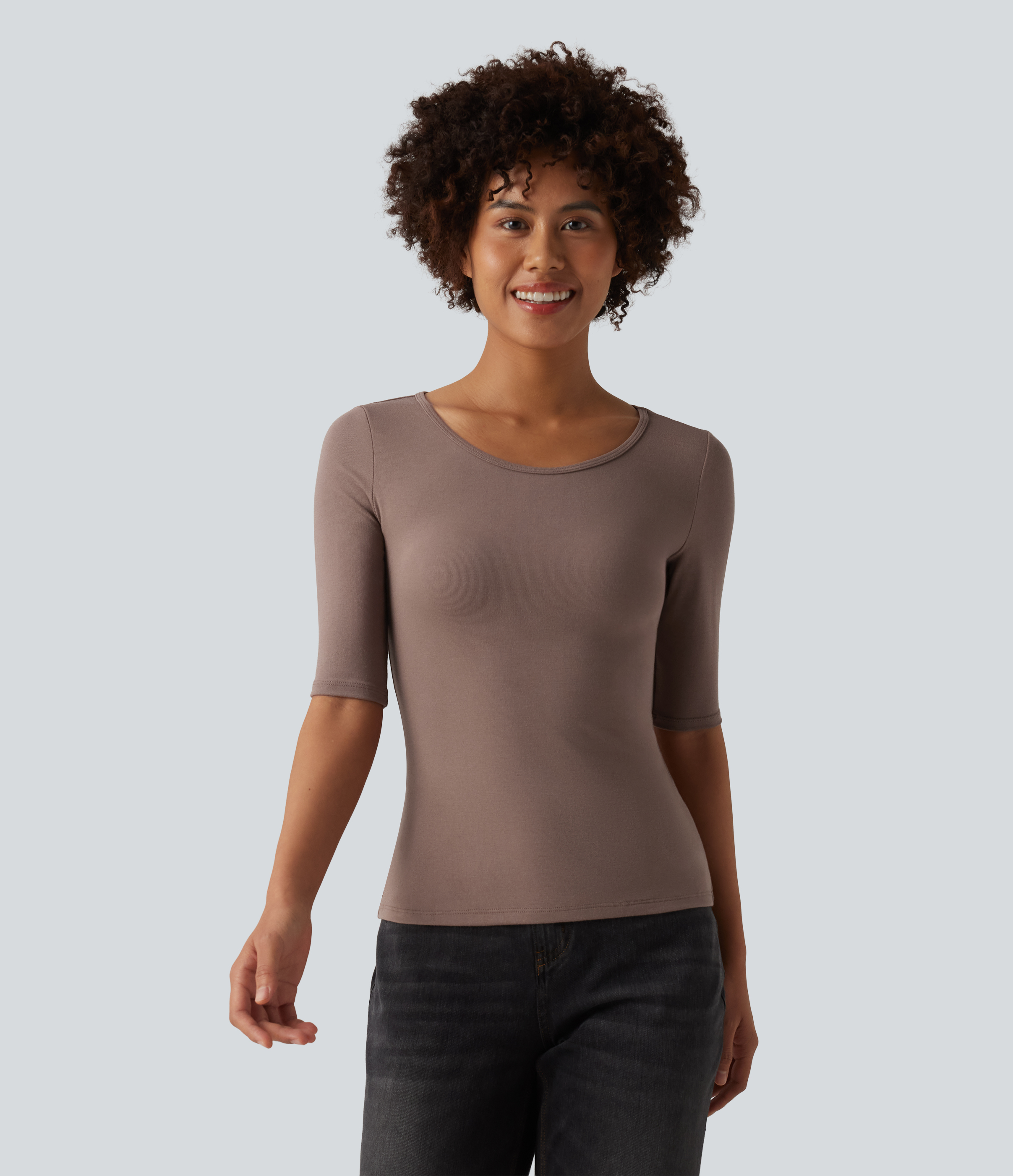 Brown Lentil T-shirt décontracté en maille côtelée à encolure dégagée et manches mi-longues / 1
