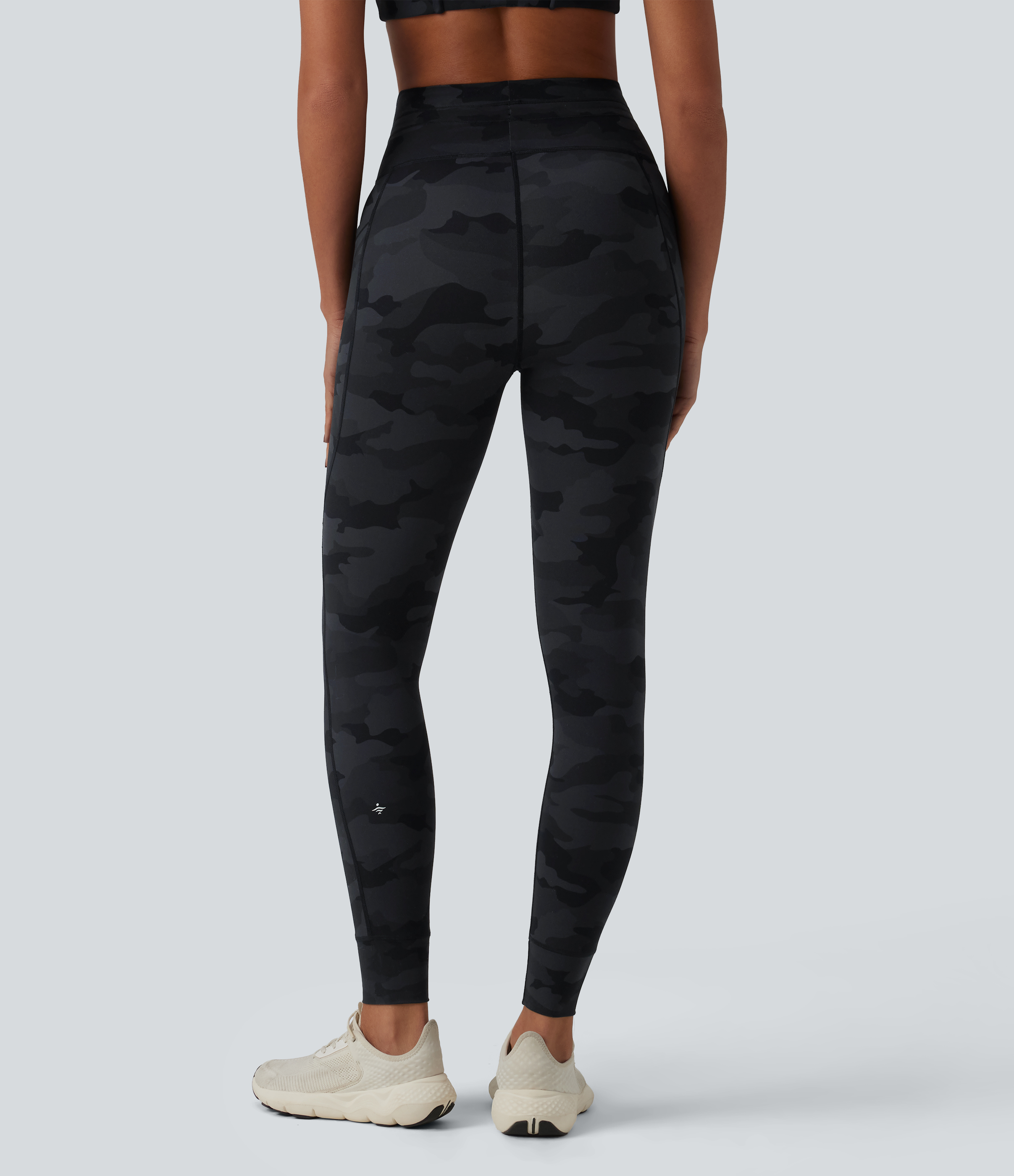 Midnight Shadow Camo Halara UltraSculpt™ Leggings de yoga taille haute à motif camouflage avec cordon de serrage et poches / 2